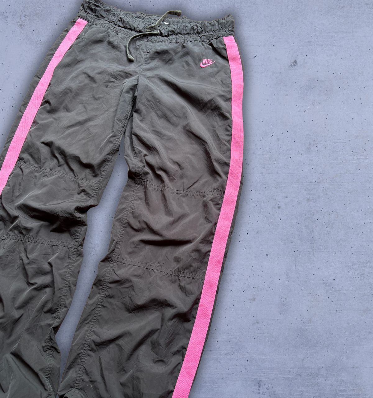 Vintage Y2K Nike Track Pants Women’s S Black Pink Detail Classic Windbreakers
