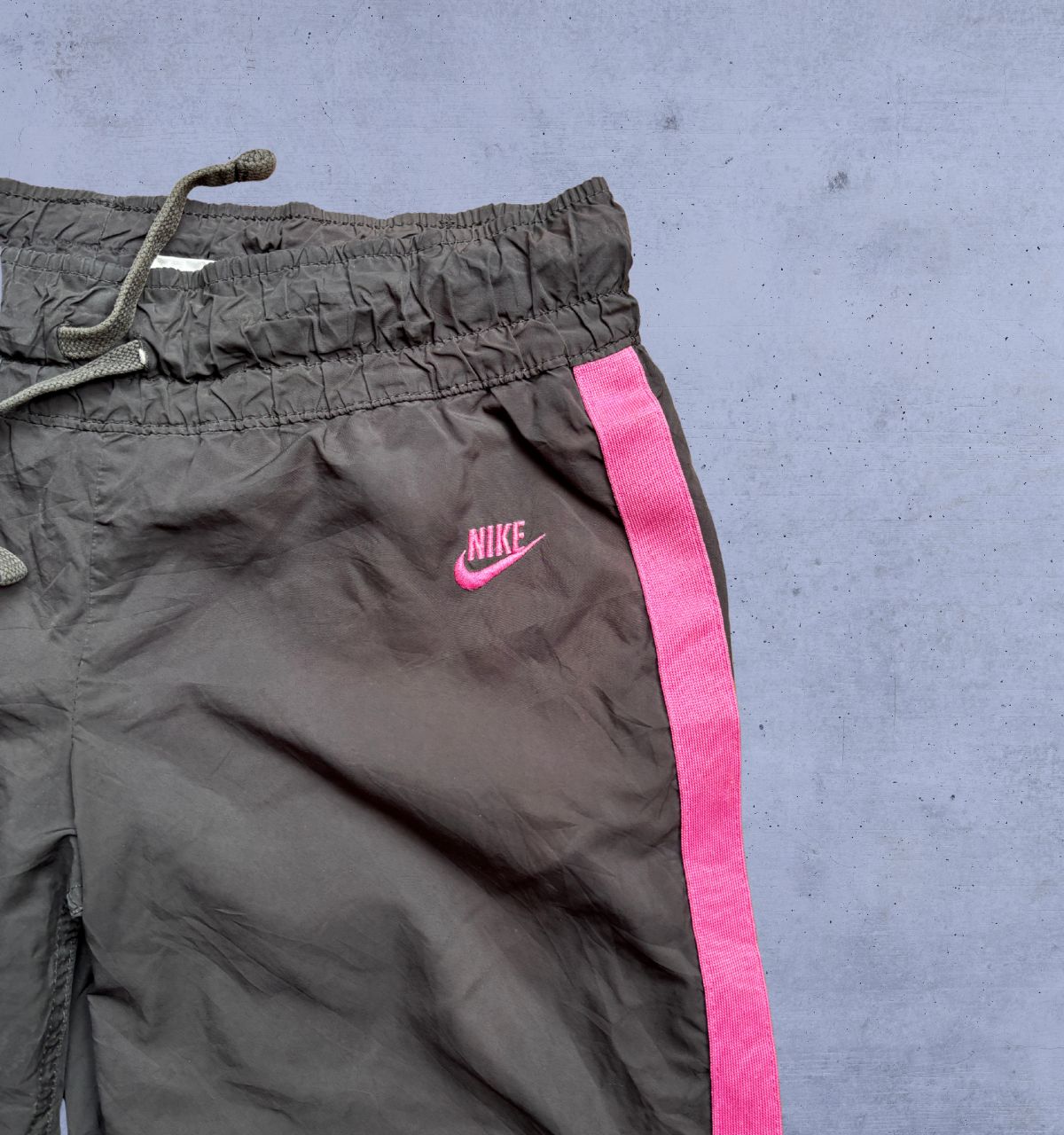 Vintage Y2K Nike Track Pants Women’s S Black Pink Detail Classic Windbreakers
