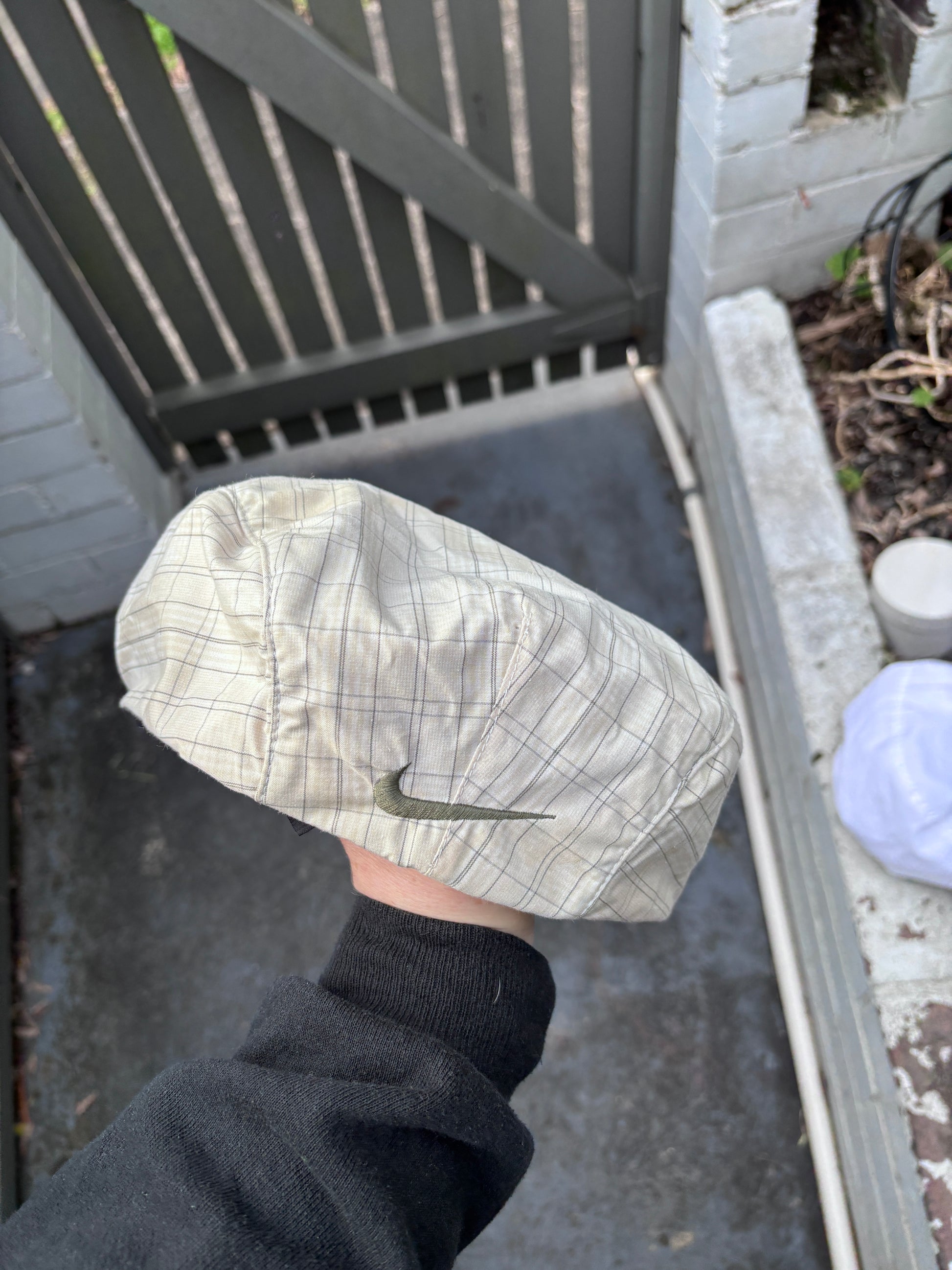 Vintage Y2K Nike Golf Flat back Paperboy Cap Cream + Green