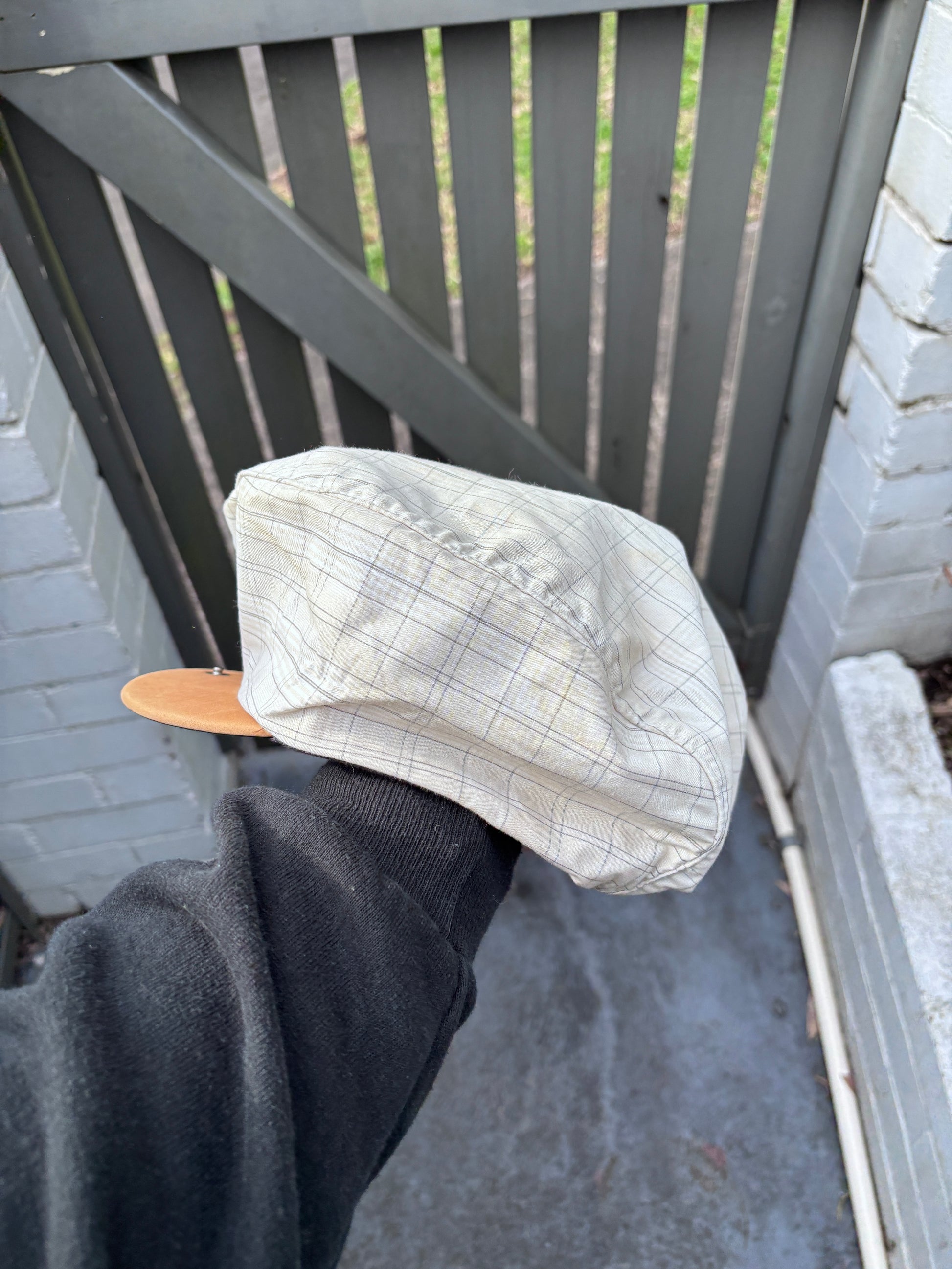 Vintage Y2K Nike Golf Flat back Paperboy Cap Cream + Green
