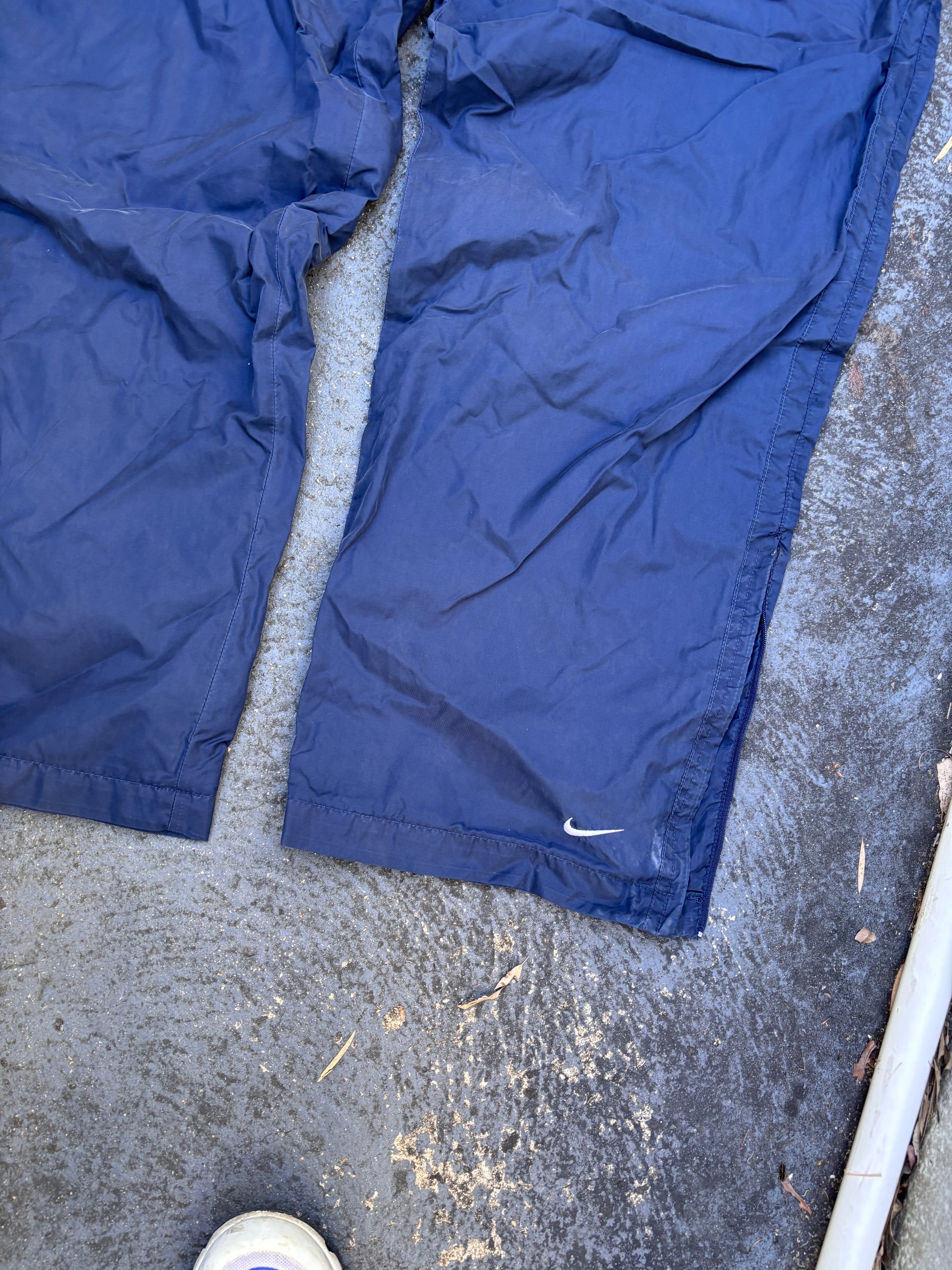 Vintage Y2K Nike Track Pants Sz XL Navy White Swoosh Wide Leg Nylon Windbreakers