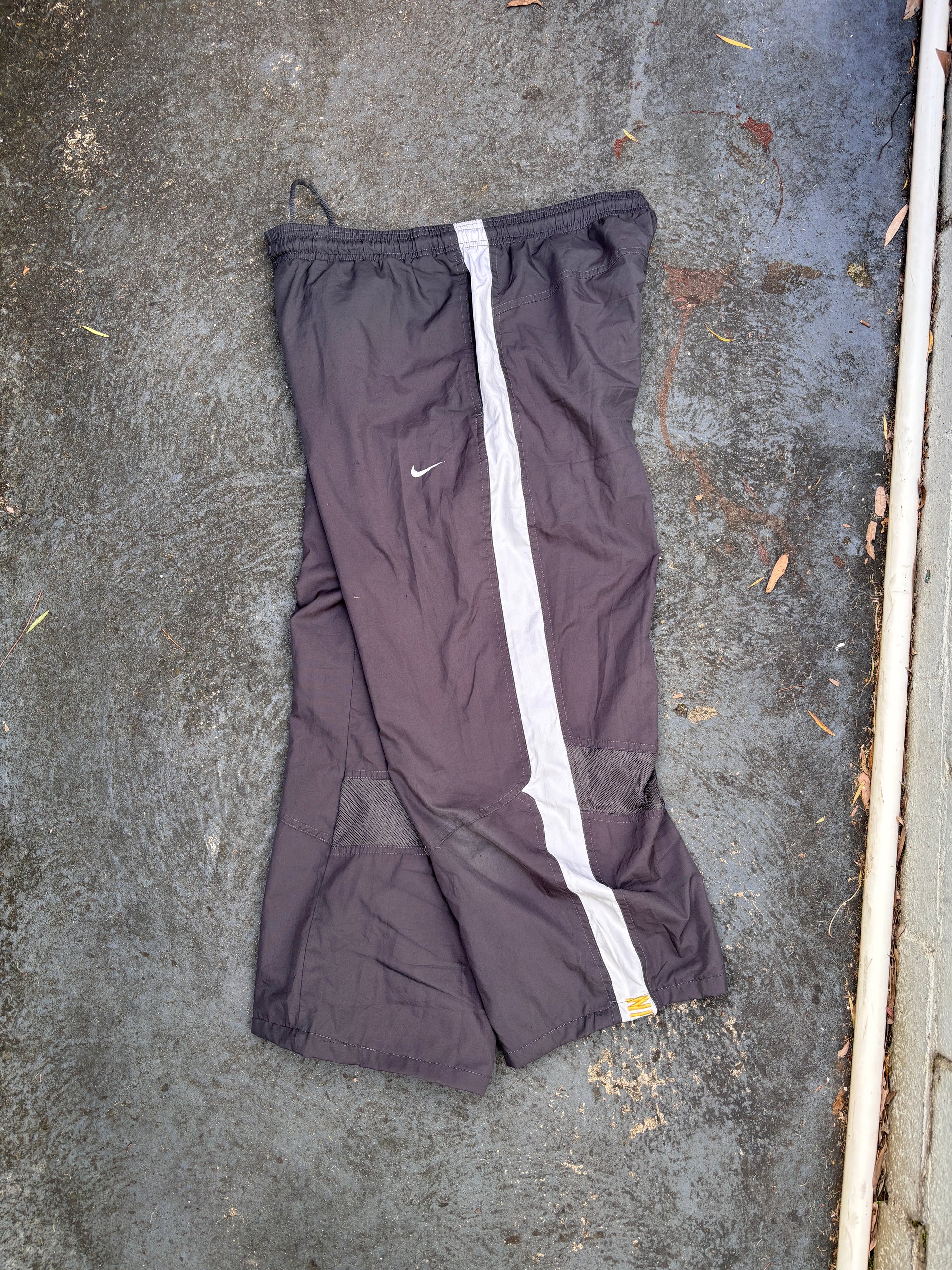 Vintage Y2K Nike Track Pants Womens M Grey White Swoosh Side Detail Wide Leg 7/8 Capri