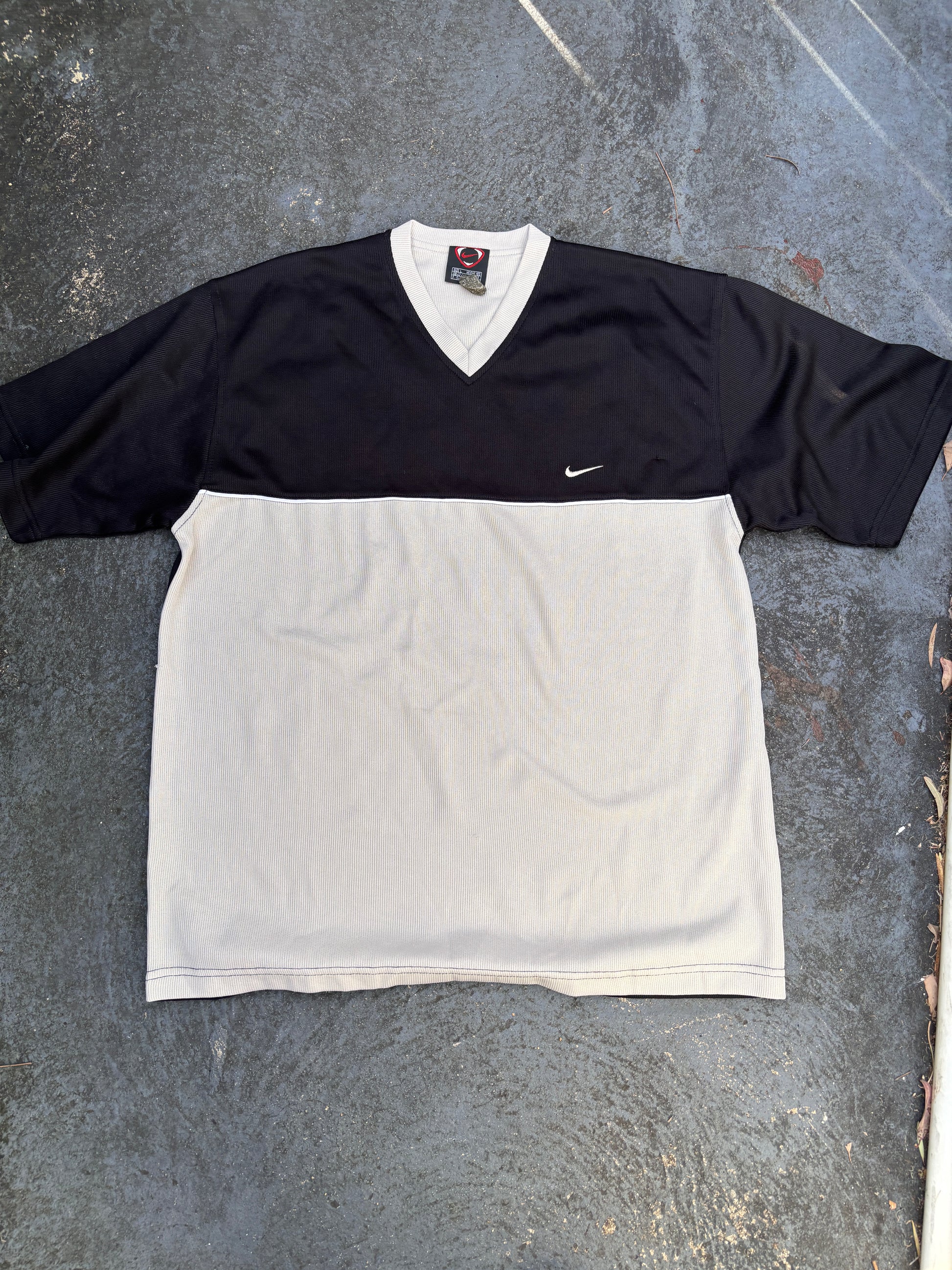 Vintage 90s Nike Football T-shirt Size L Black Beige Jersey Swoosh Logo V-Neck
