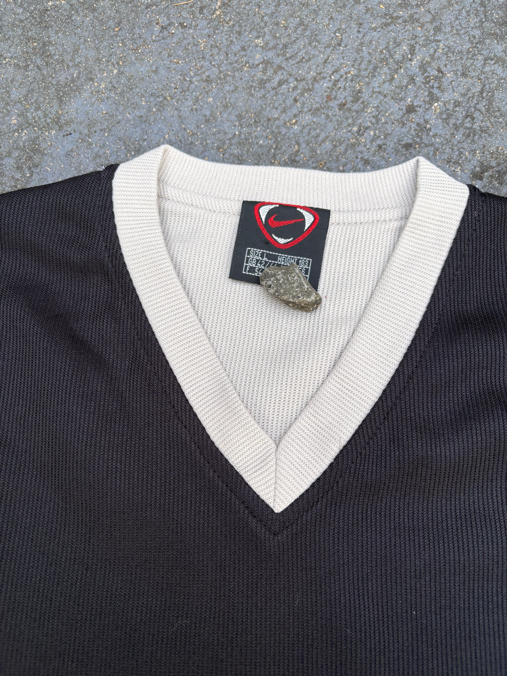 Vintage 90s Nike Football T-shirt Size L Black Beige Jersey Swoosh Logo V-Neck