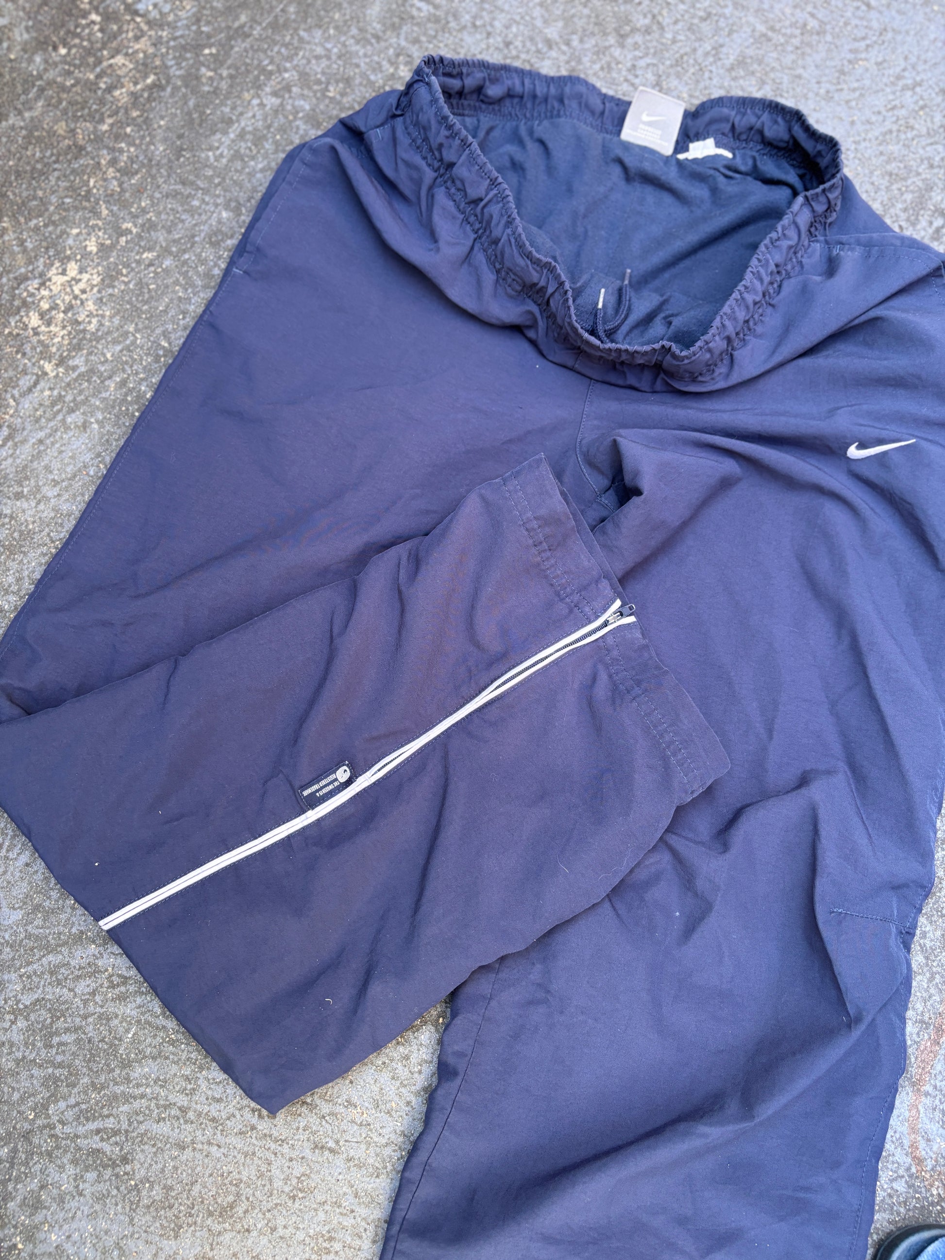 Vintage Y2K Nike Track Pants Women’s Size S Navy White Swoosh Wide Leg Windbreaker