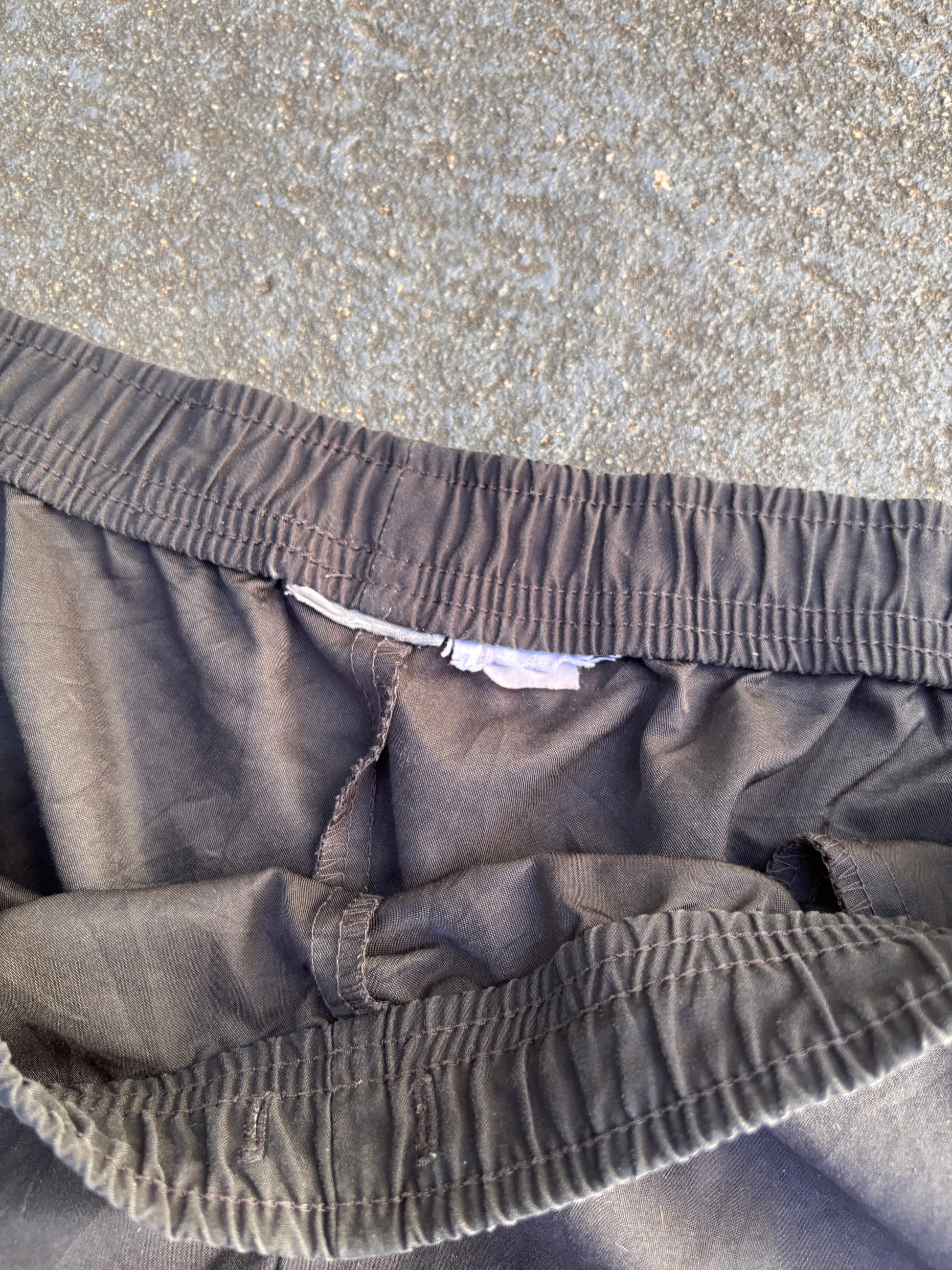 Vintage Y2K Nike 3/4 Track Pants Women’s Size L Black White Side Detail Ankle Swoosh