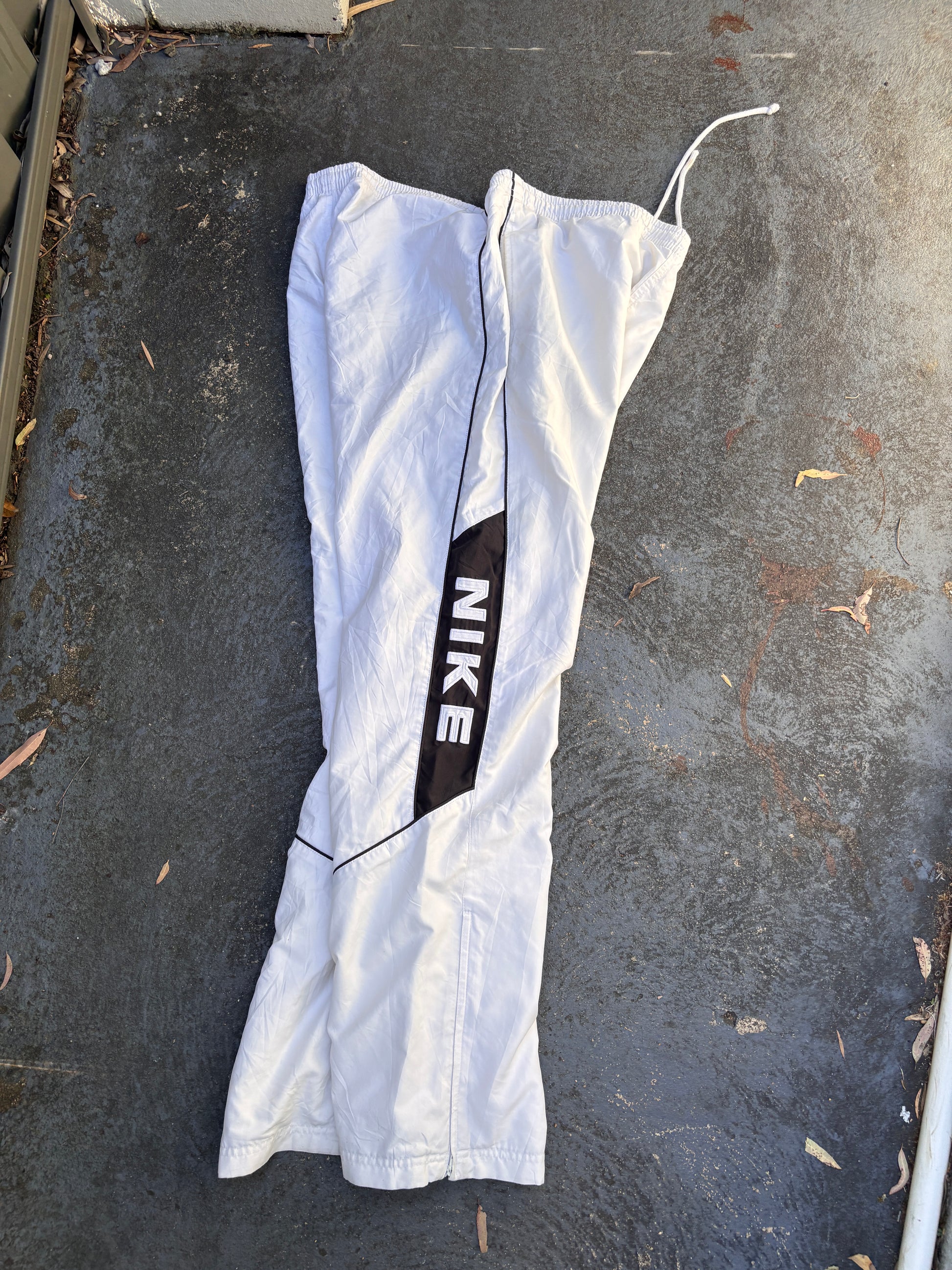 Vintage 90s Nike Spain Track Pants Size L White Navy Piping Spell Out RARE