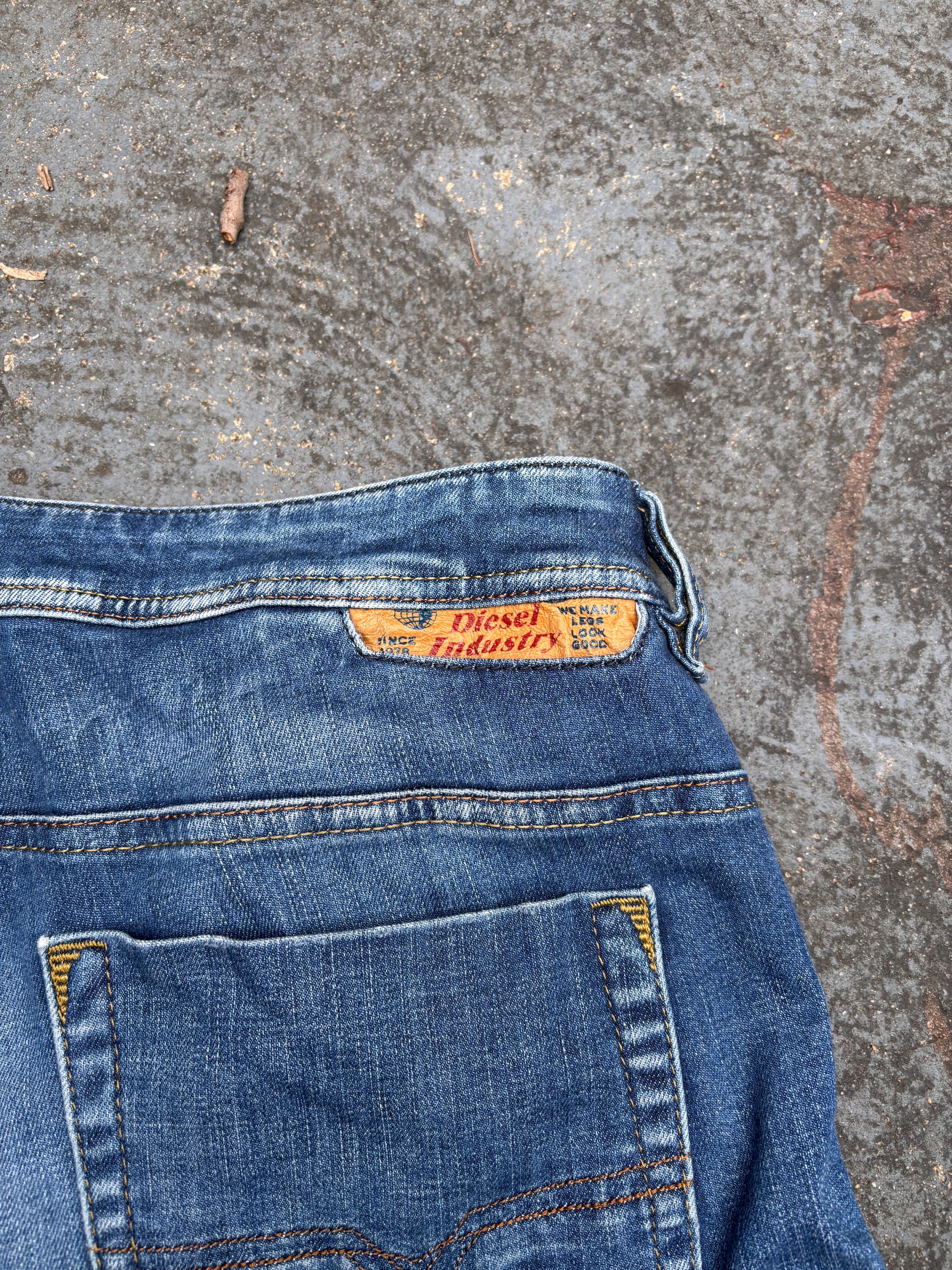 Vintage Diesel Jeans Size 38 Blue Medium Wash Denim Wide Leg Baggy Mohawk Tag
