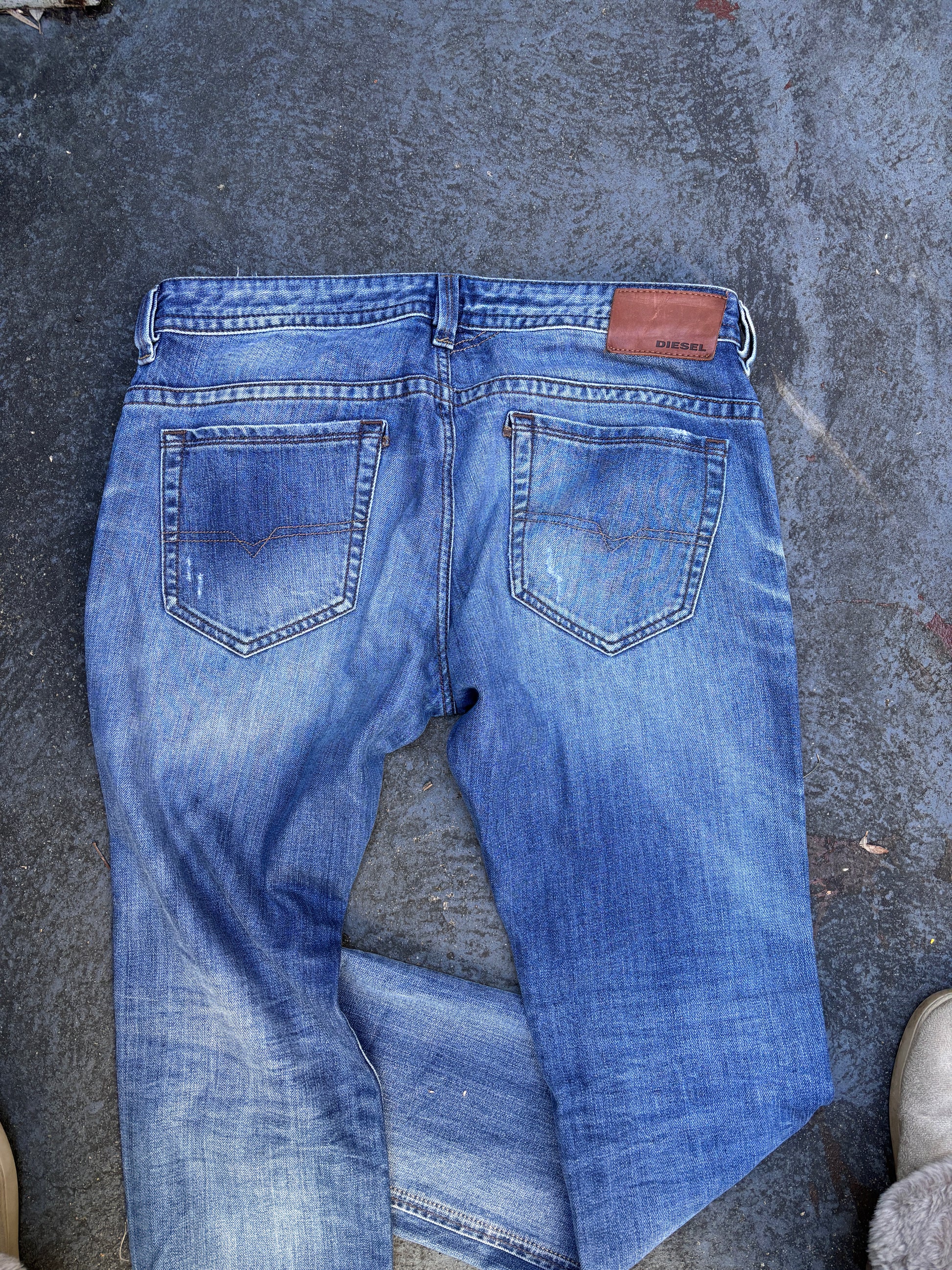 Diesel Jeans Size 34″ Blue Mid Wash Distressed Skinny Mohawk Tag Made in Tunisia