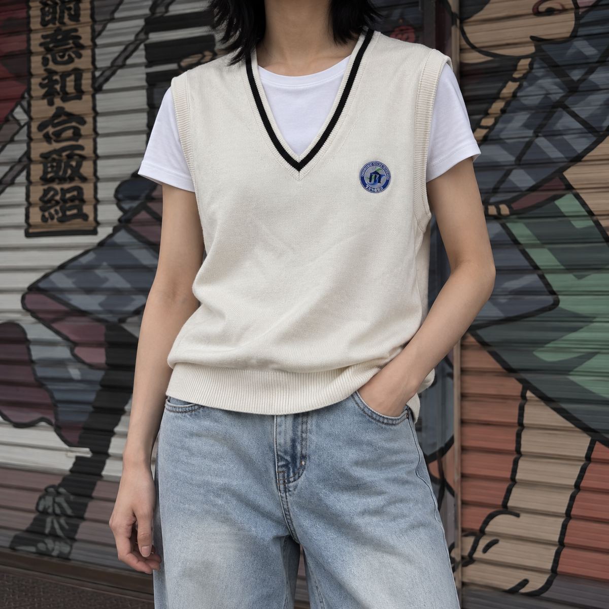 Vintage Korean School Sweater Vest Women's Large White V-Neck Jumper