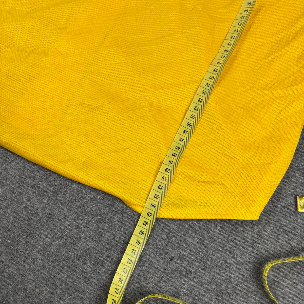 Osaka Tigers Japanese Baseball Jersey Men’s Medium in Yellow Activewear