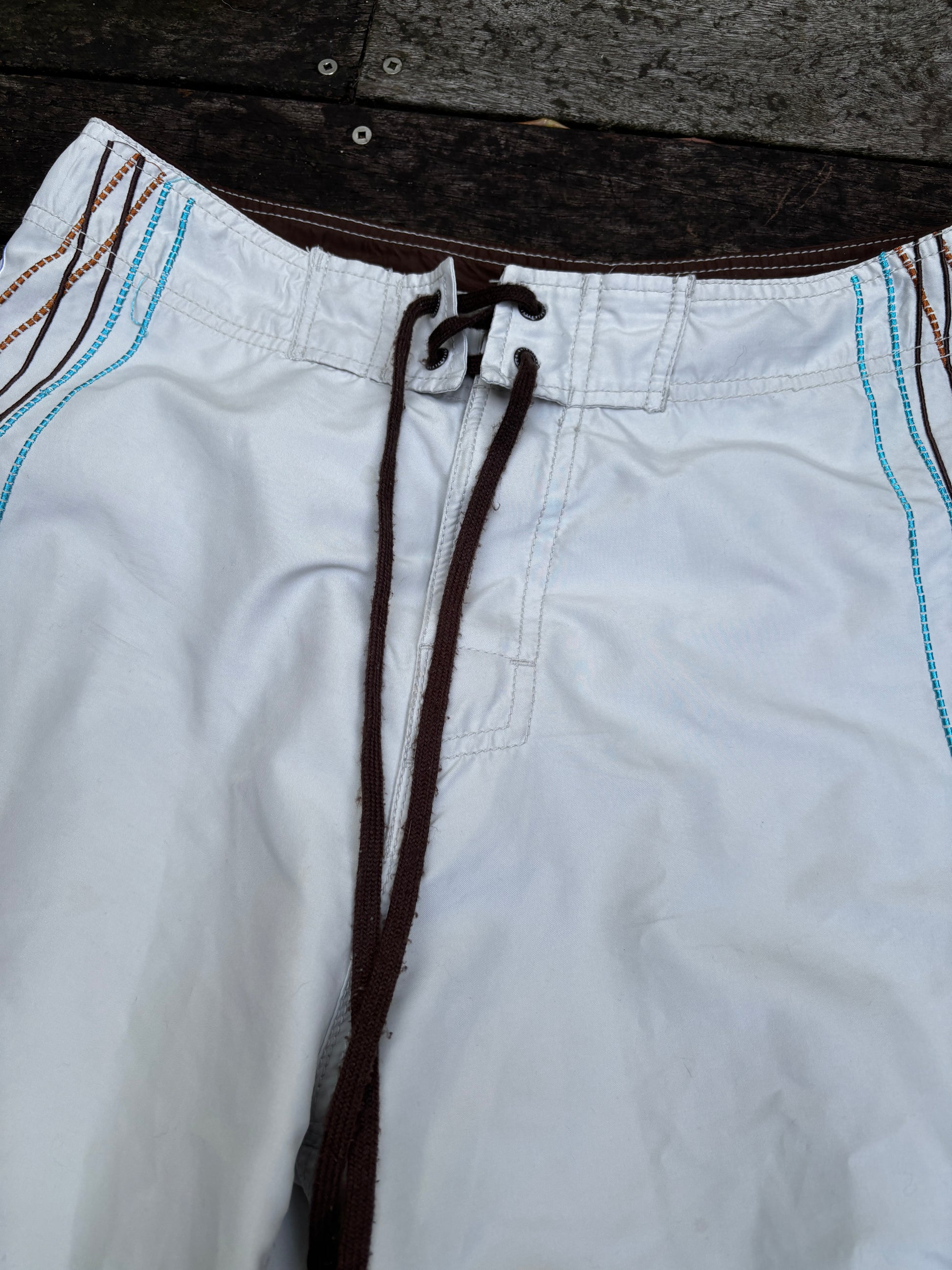 Vintage 90s Quiksilver Board Shorts Size 32 Creme