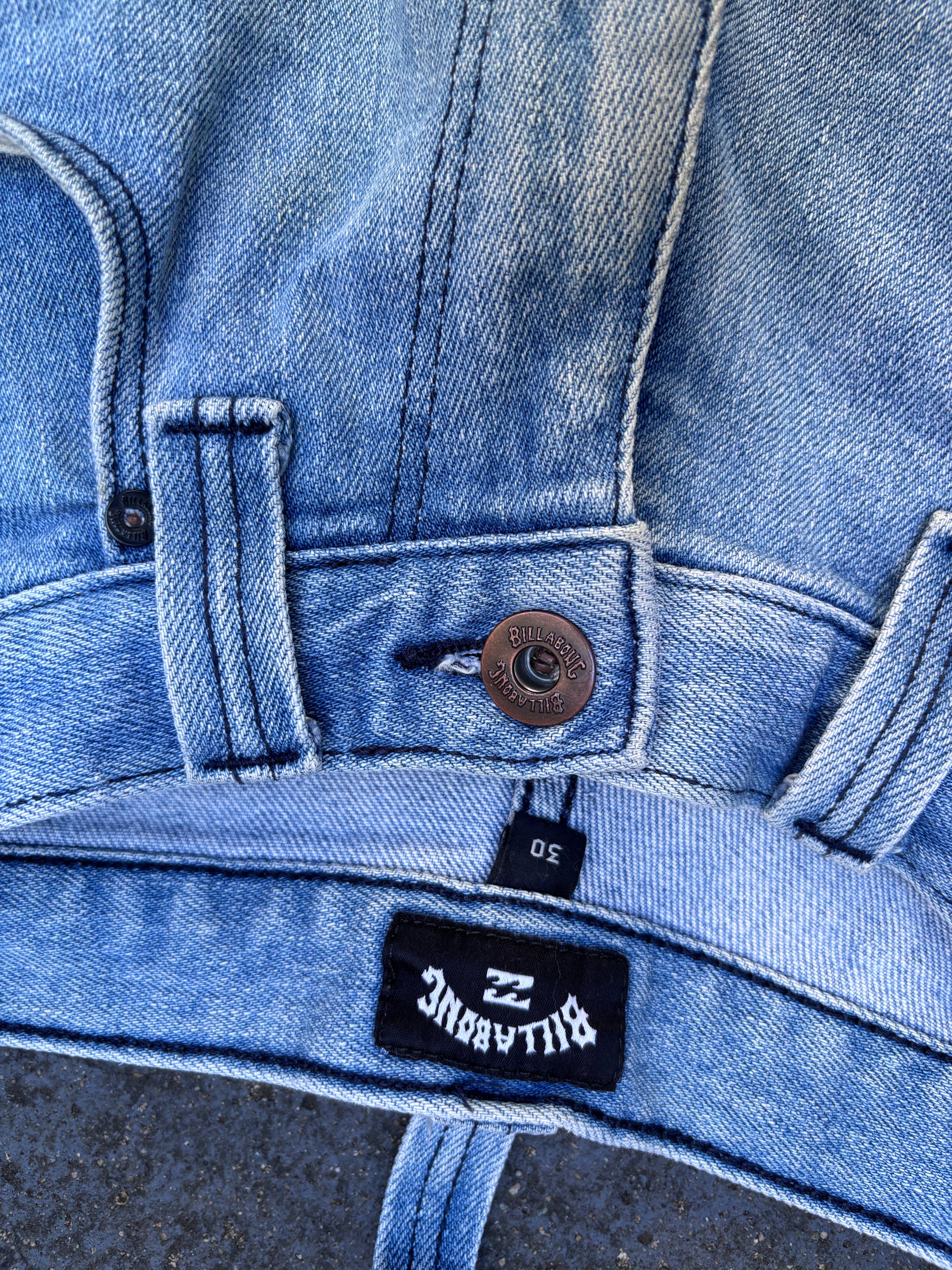 90s Style Billabong Carpenter Shorts Men’s 30 Blue Denim Embroidered Logo