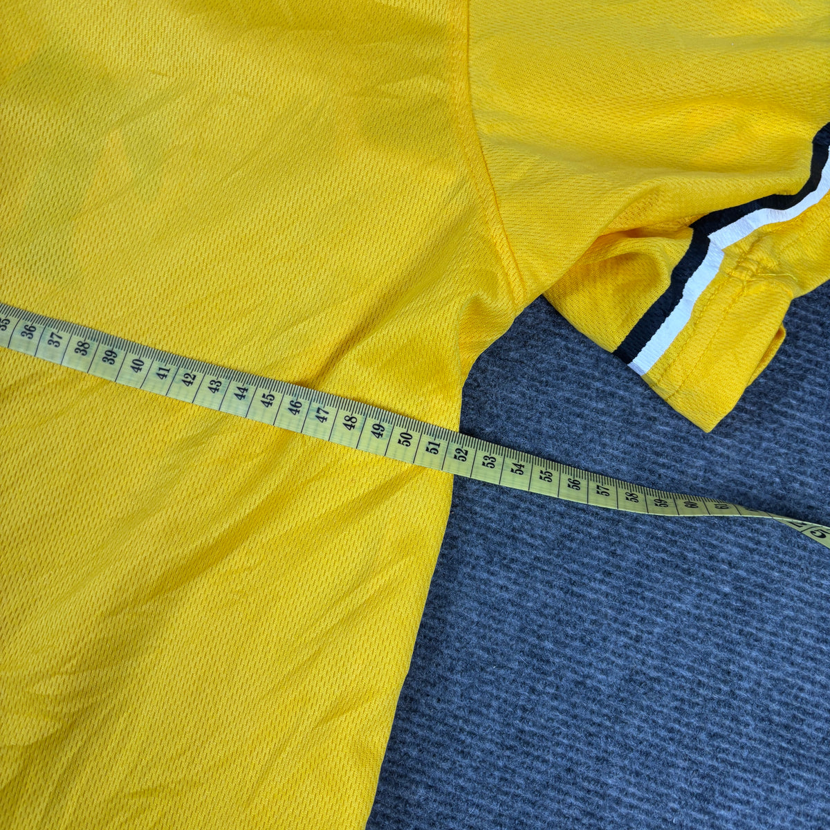 Osaka Tigers Japanese Baseball Jersey Men’s Medium in Yellow Activewear