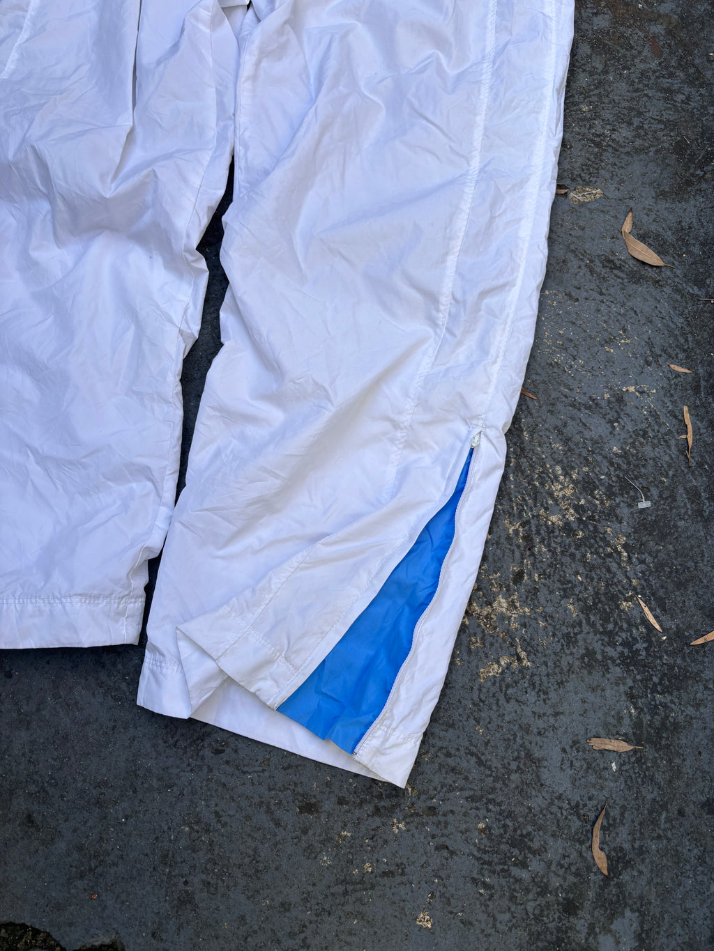 Vintage Y2K Nike Track Pants Size L White Blue Swoosh Classic Nylon Windbreakers