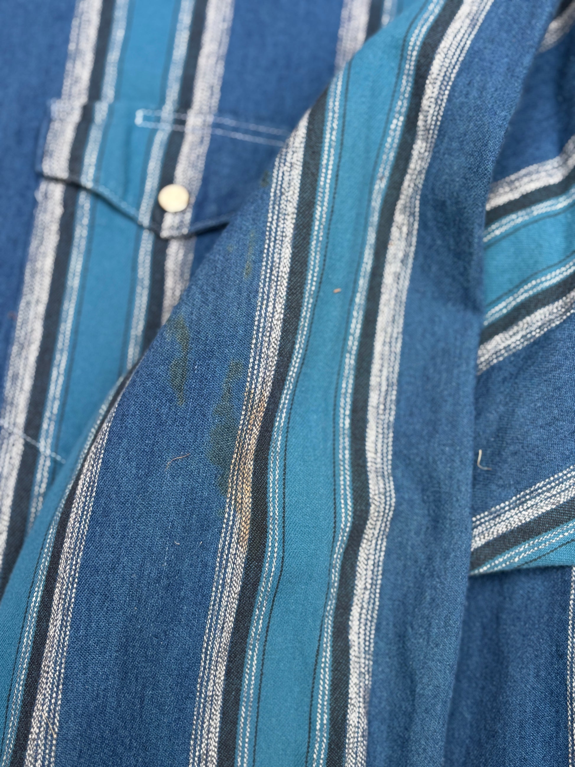 Vintage 90s Wrangler Western Shirt Size XXL Blue Two Tone Down Stripe Pearl Snap Buttons