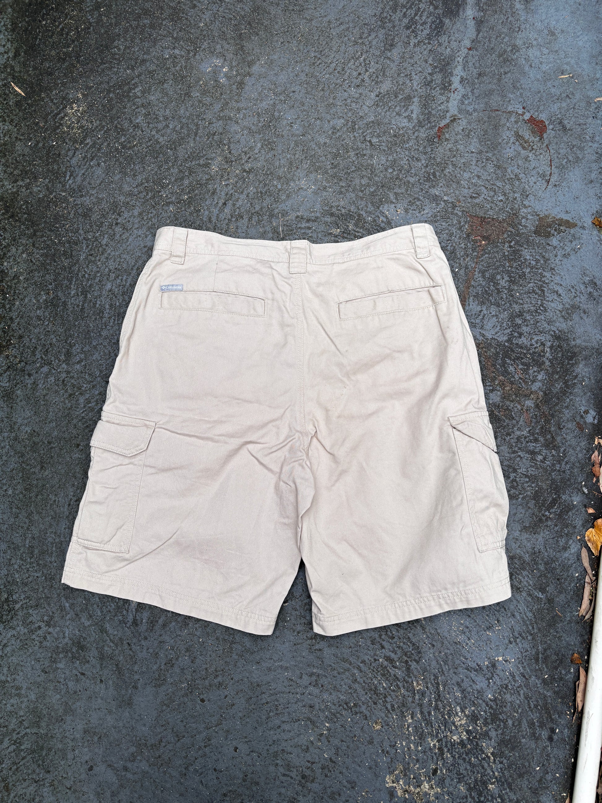 Vintage Y2K Columbia Cargo Shorts Size 34 Grey Beige Omnishade Utility Gorpcore