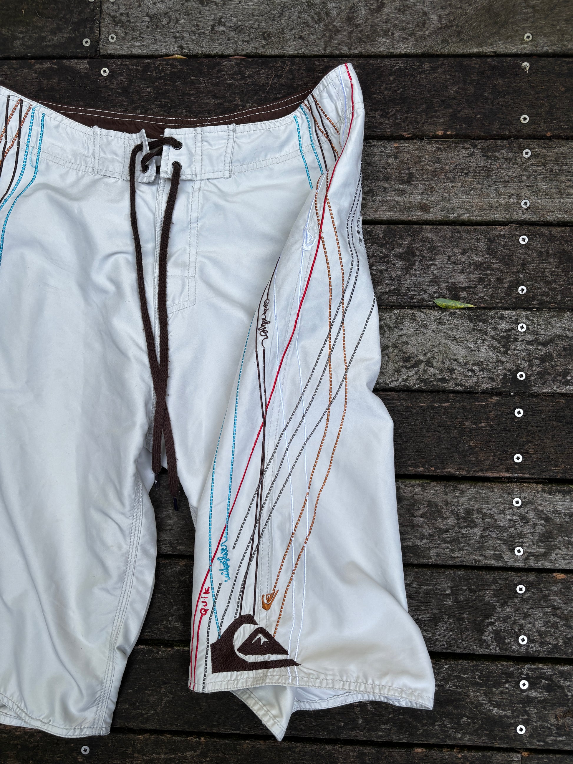 Vintage 90s Quiksilver Board Shorts Size 32 Creme