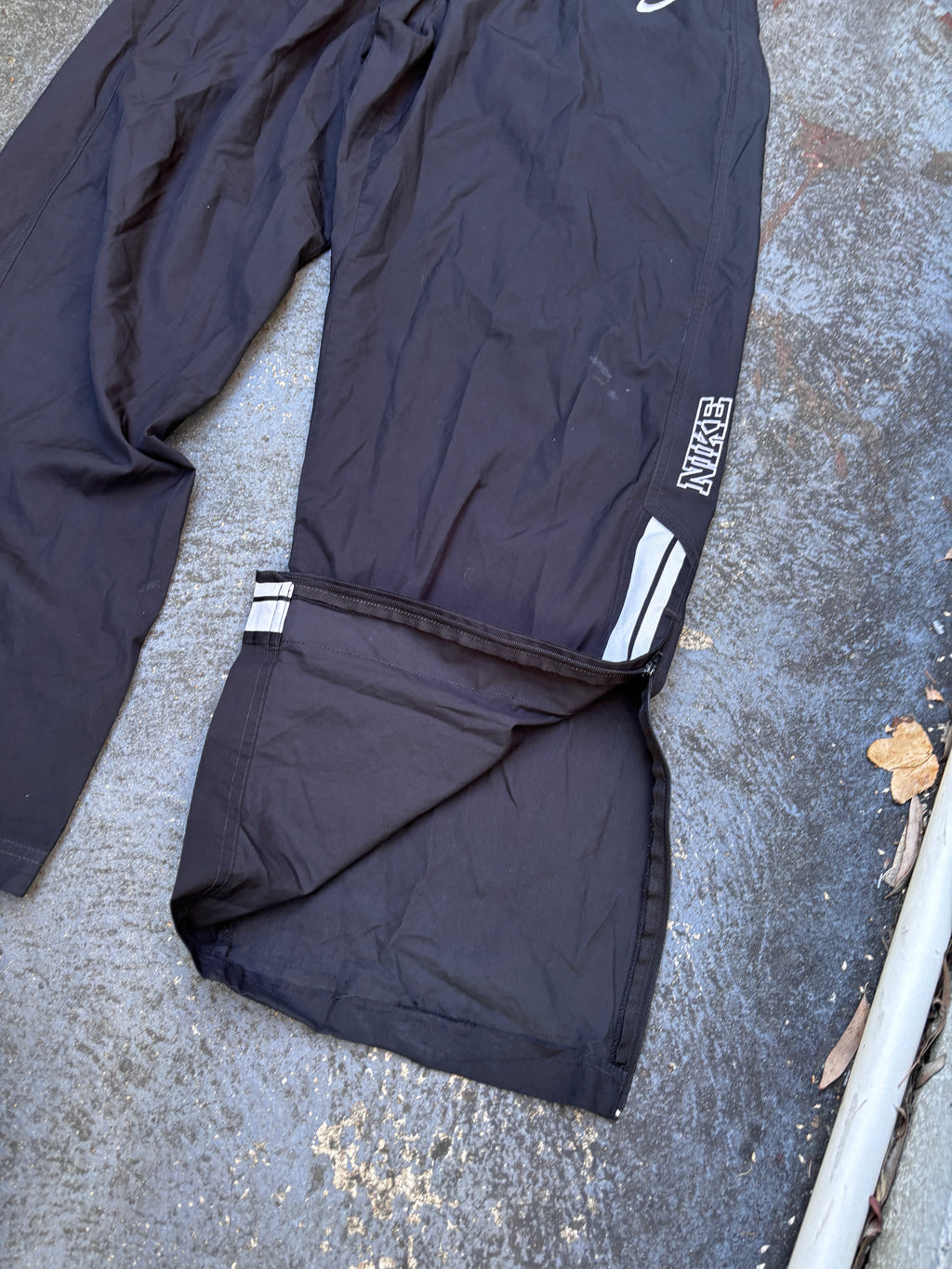 Vintage Y2K Nike Track Pants Sz L Black Spell Out Logo White Detail Windbreaker