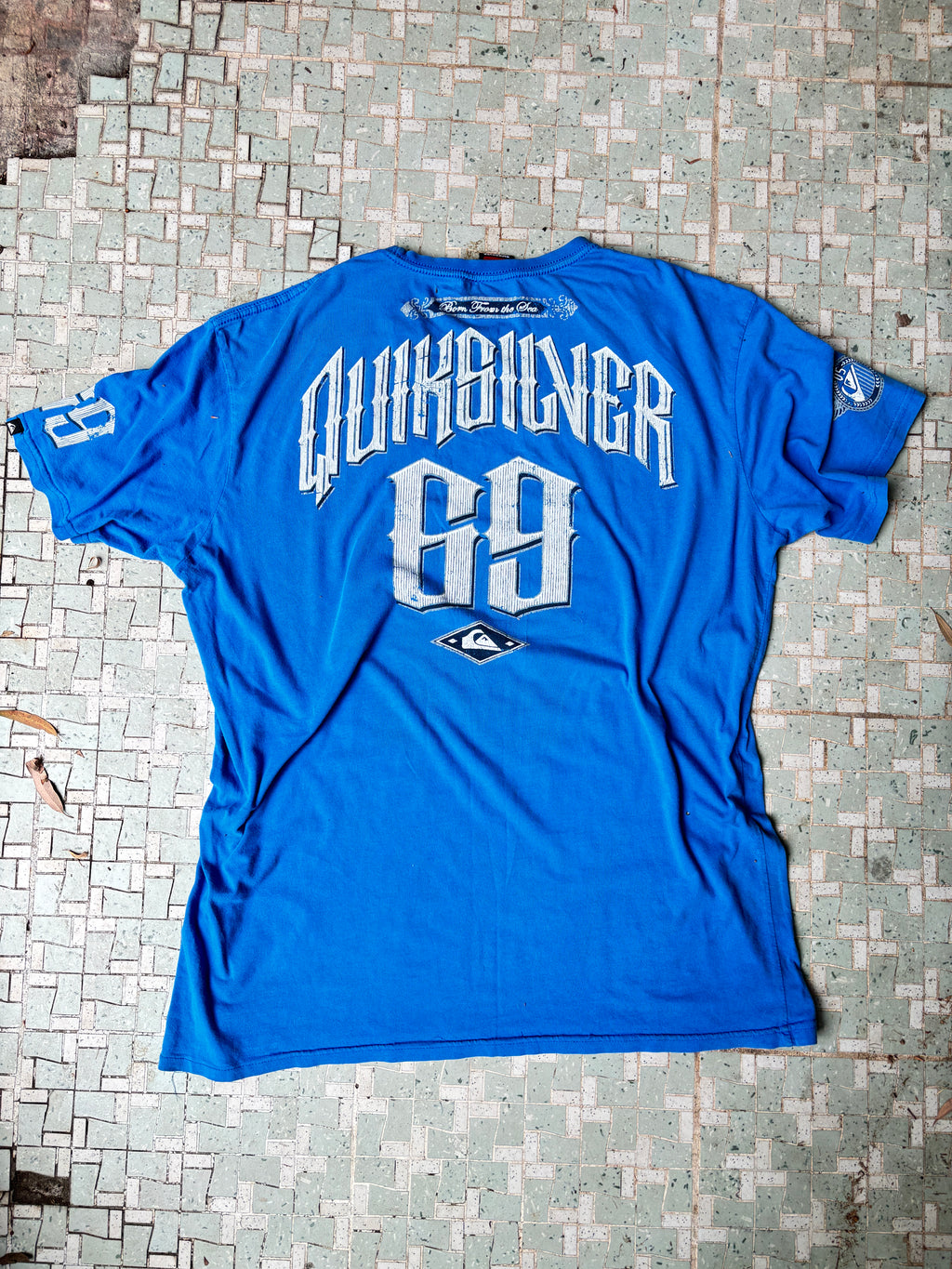 Y2K Quiksilver T-shirt Size XL Blue All Over