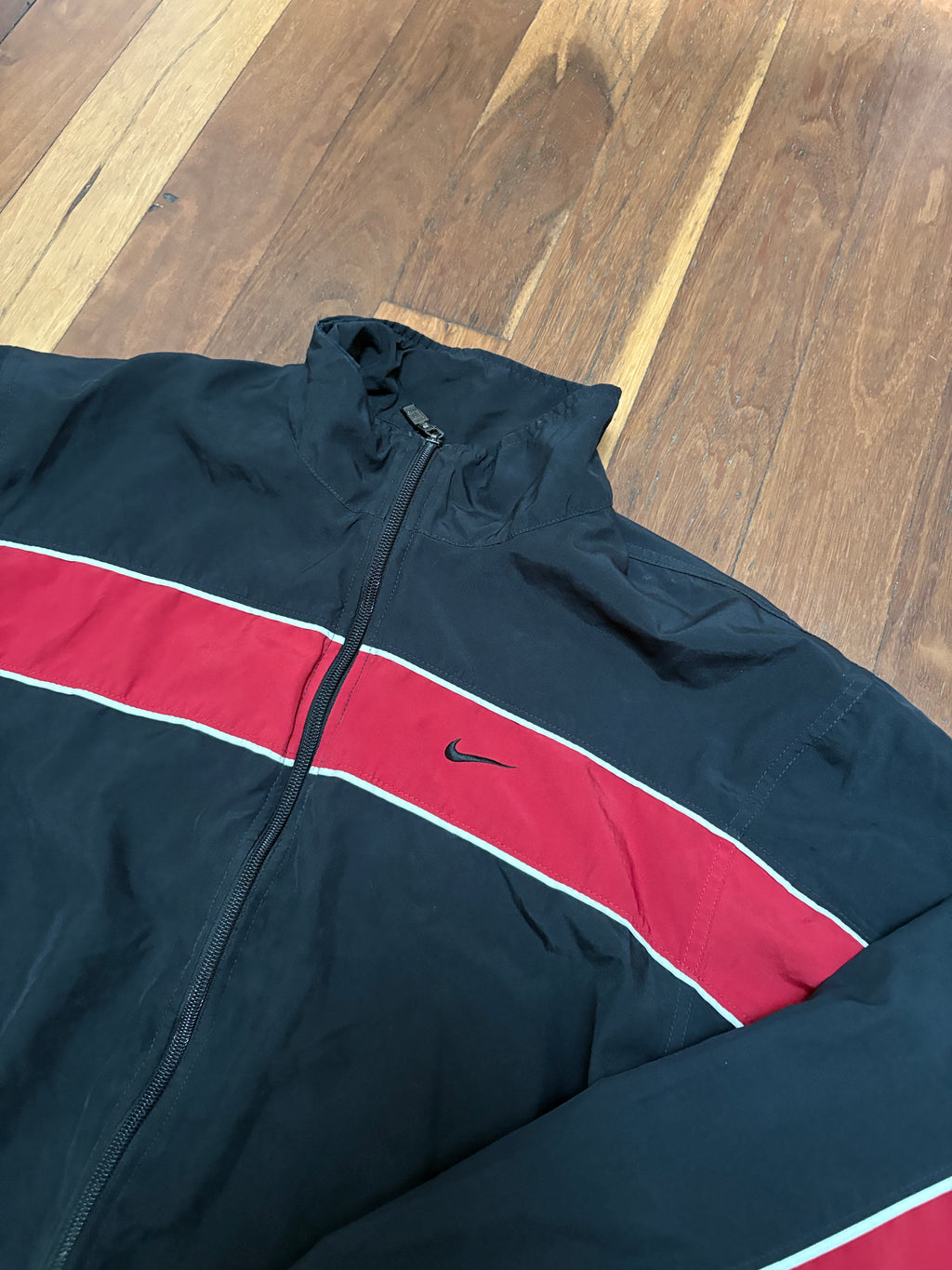 Vintage Y2K Nike Jacket Size M Black Red Detail Full Zip Classic Windbreaker