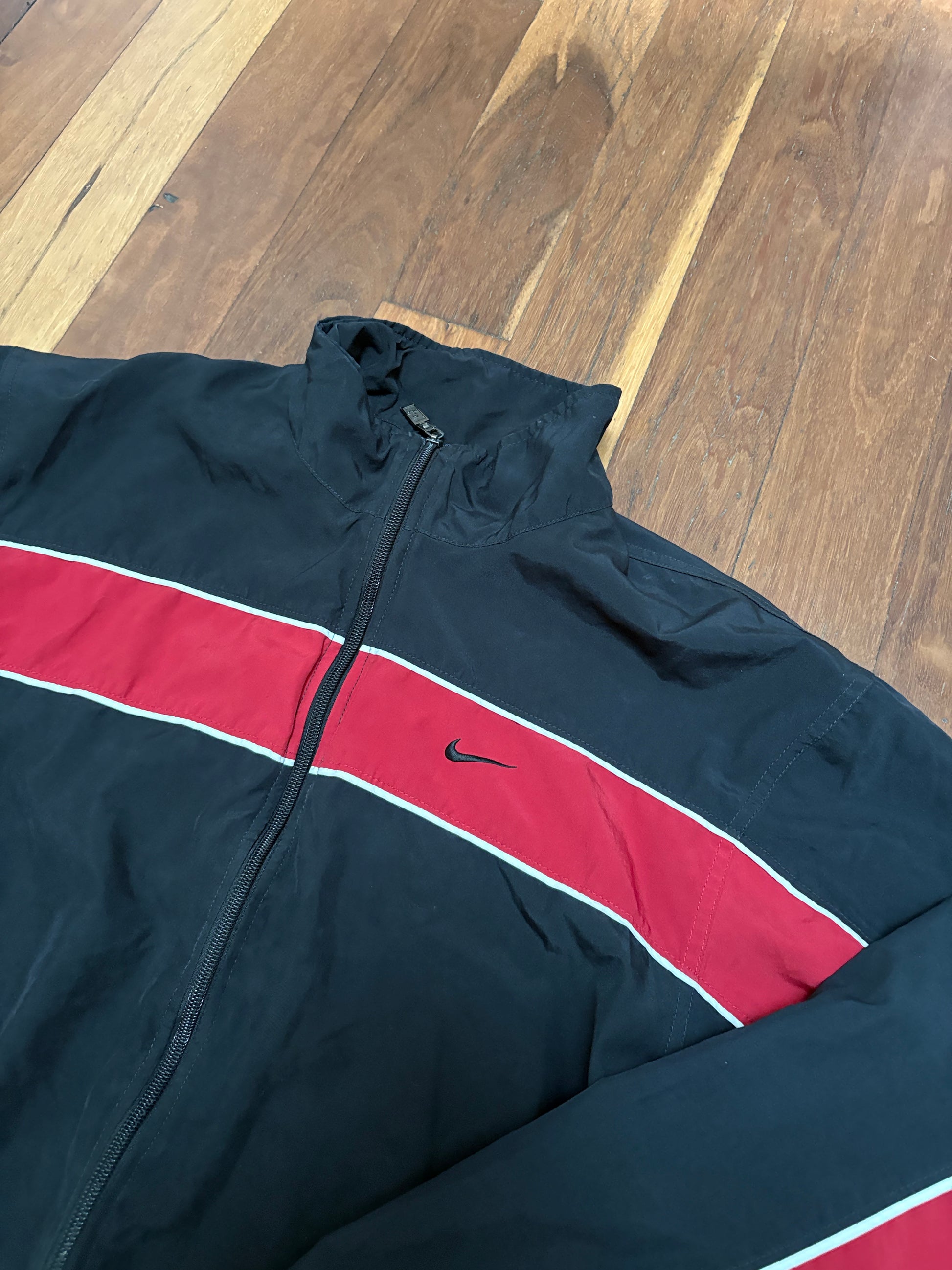 Vintage Y2K Nike Jacket Size M Black Red Detail Full Zip Classic Windbreaker