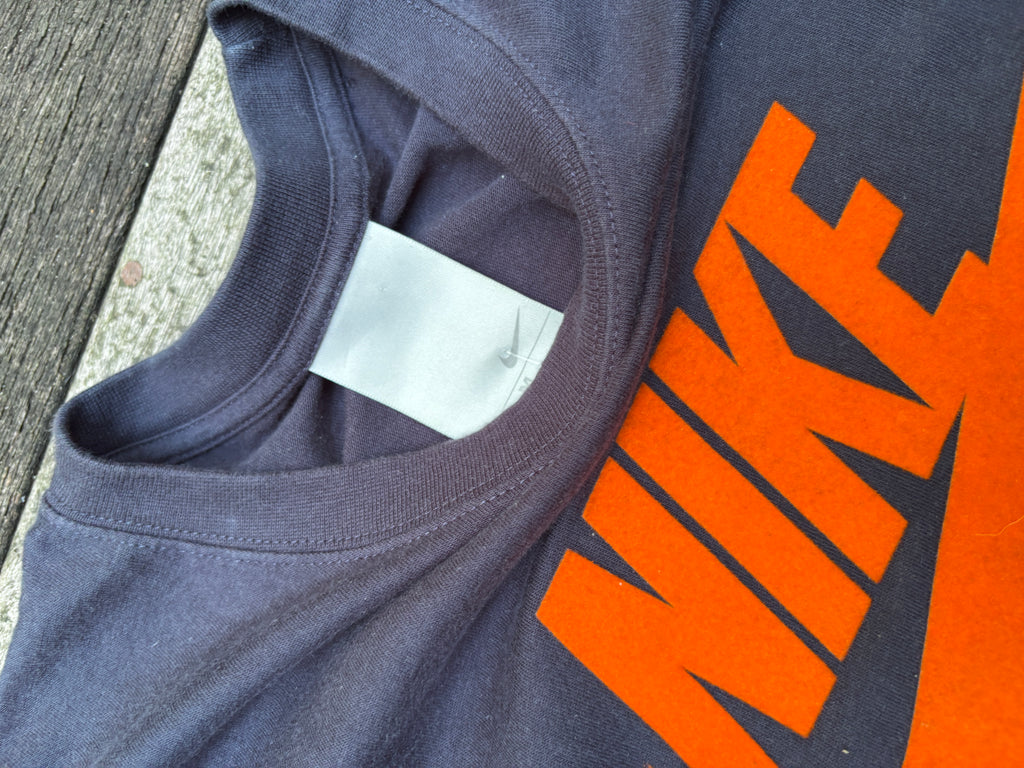 Vintage Y2K Nike Felt Logo T-shirt Size M Navy