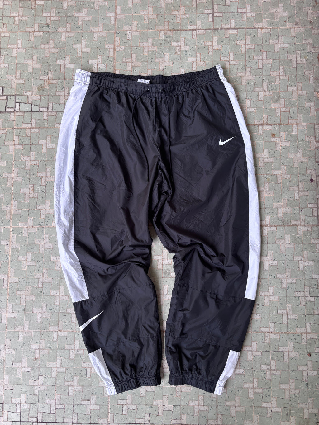 Classic Nike Windbreaker Track Pants Size XL Black