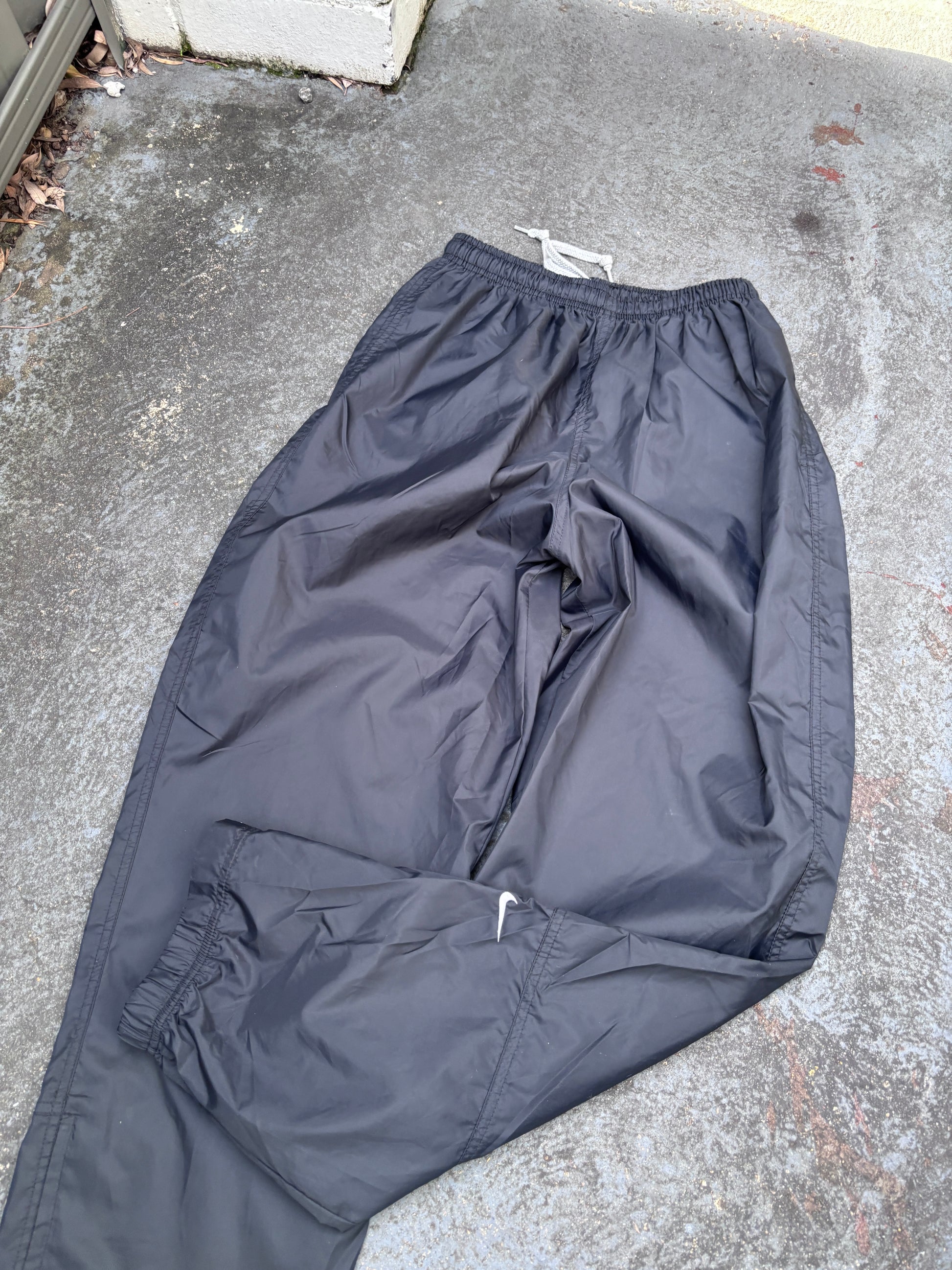 Vintage 90s Nike Track Pants Men’s L Black White Swoosh Light Nylon Windbreakers