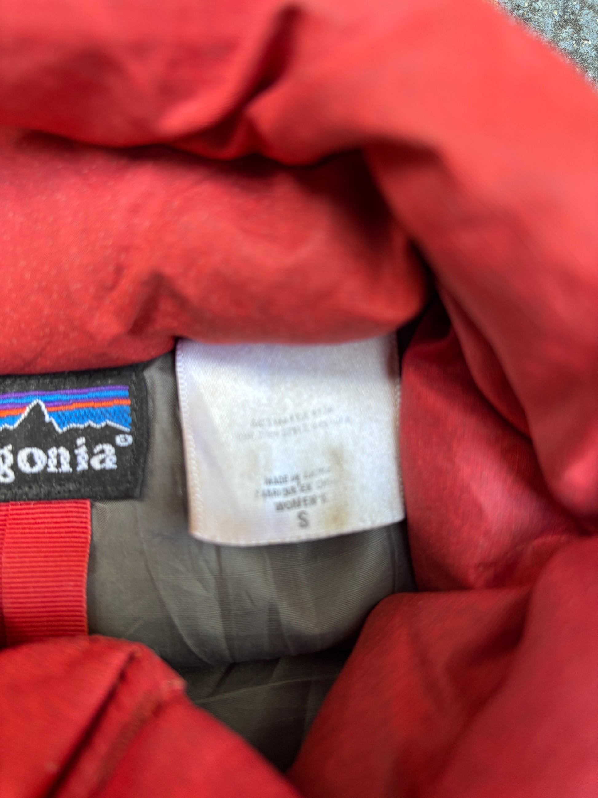 Patagonia Puffer Down Jacket Size S Red Hip Logo Textured Poly Full Zip Pockets