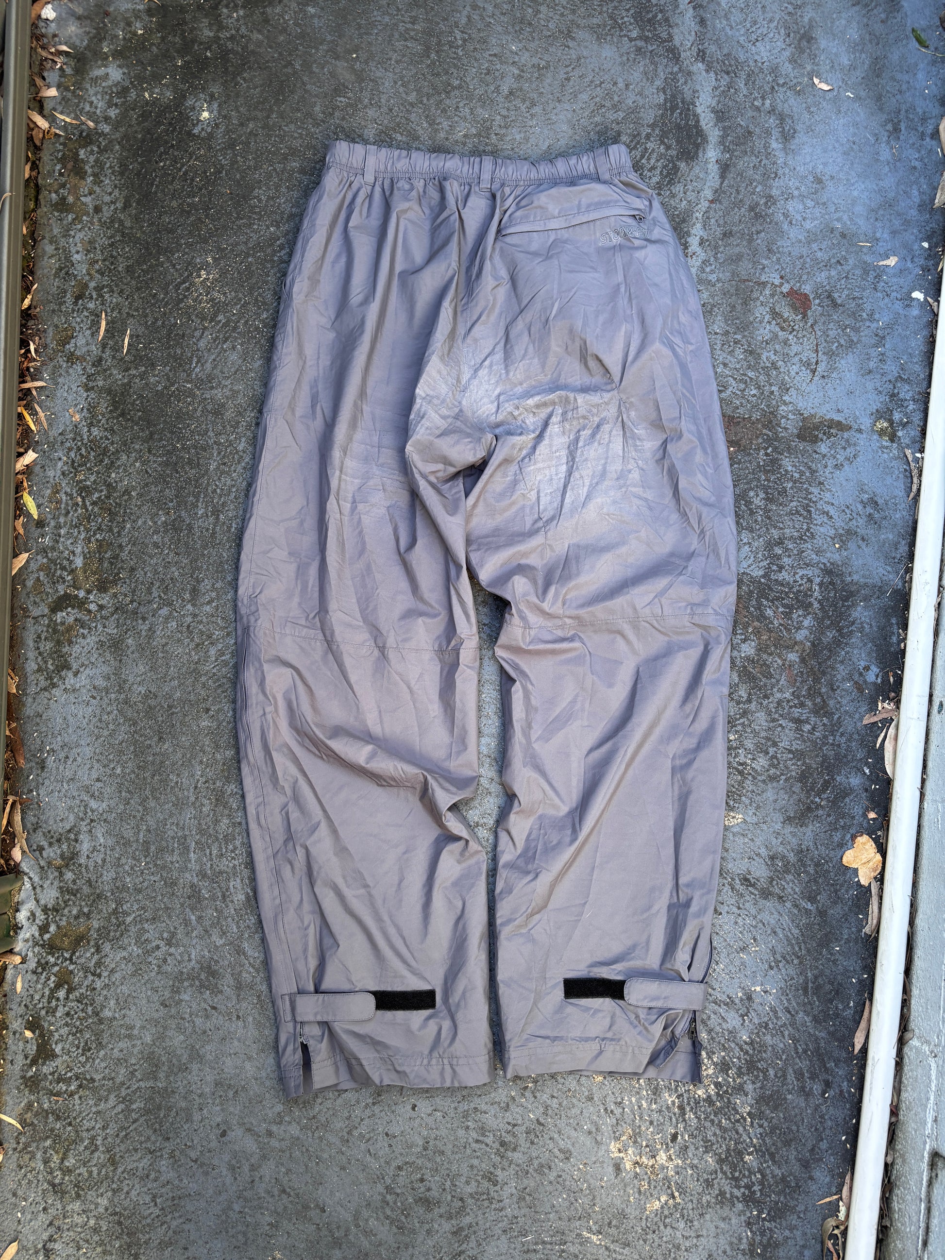 Vintage Y2K Nike Golf Track Pants Size L Grey Storm Fit Wide Leg Windbreakers