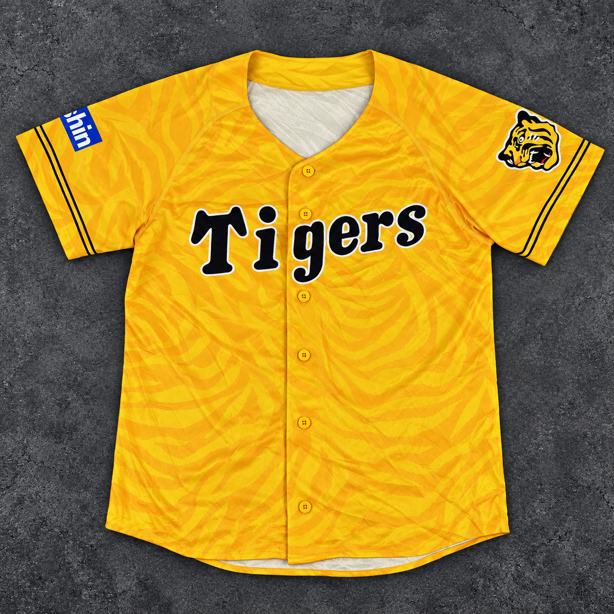 Osaka Tigers Japanese Baseball Jersey Men’s Medium in Yellow Activewear
