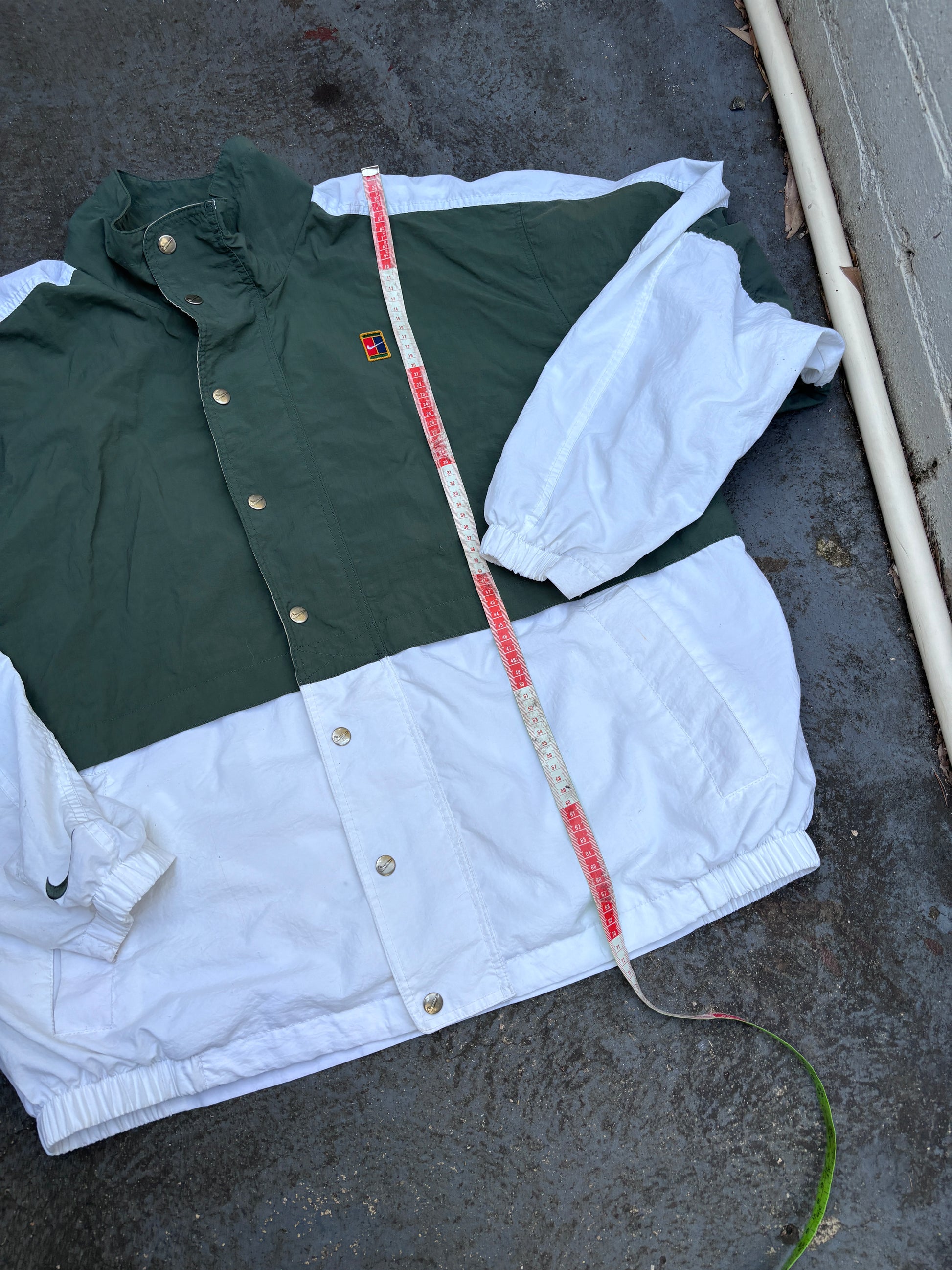 Vintage 90s Nike Court Jacket Men’s XL White Green Logo Swoosh Classic Windbreaker