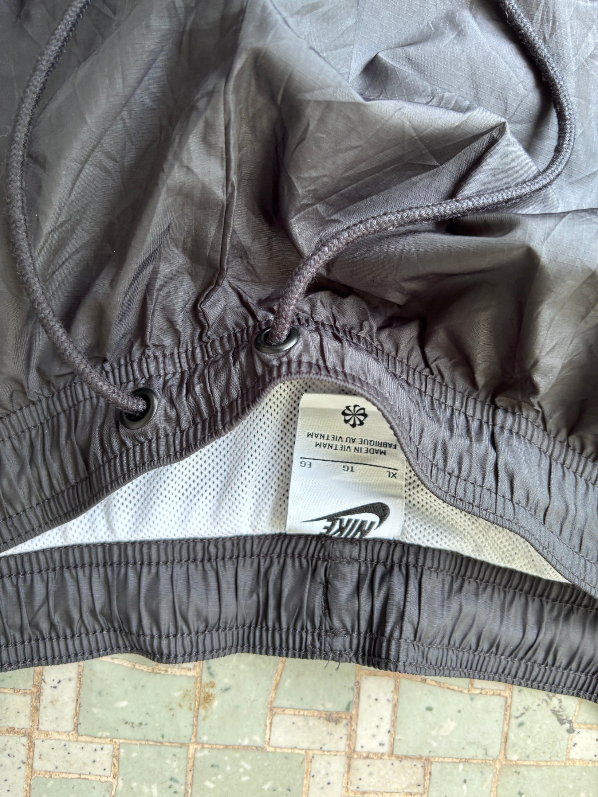 Classic Nike Windbreaker Track Pants Size XL Black