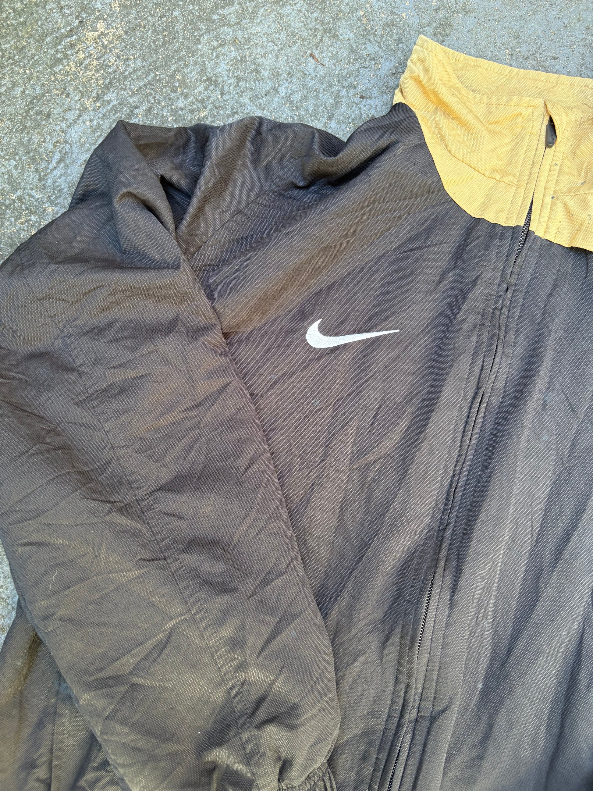 Vintage Nike Football Jacket Size M Black Tan Queens Park Logo Windbreaker