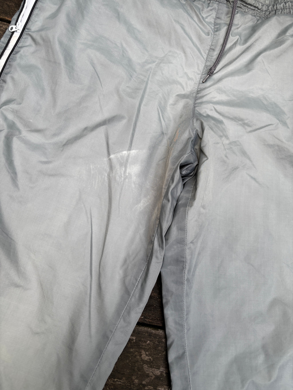 Classic Nike Track Pants Size M Green Grey Nylon Windbreakers