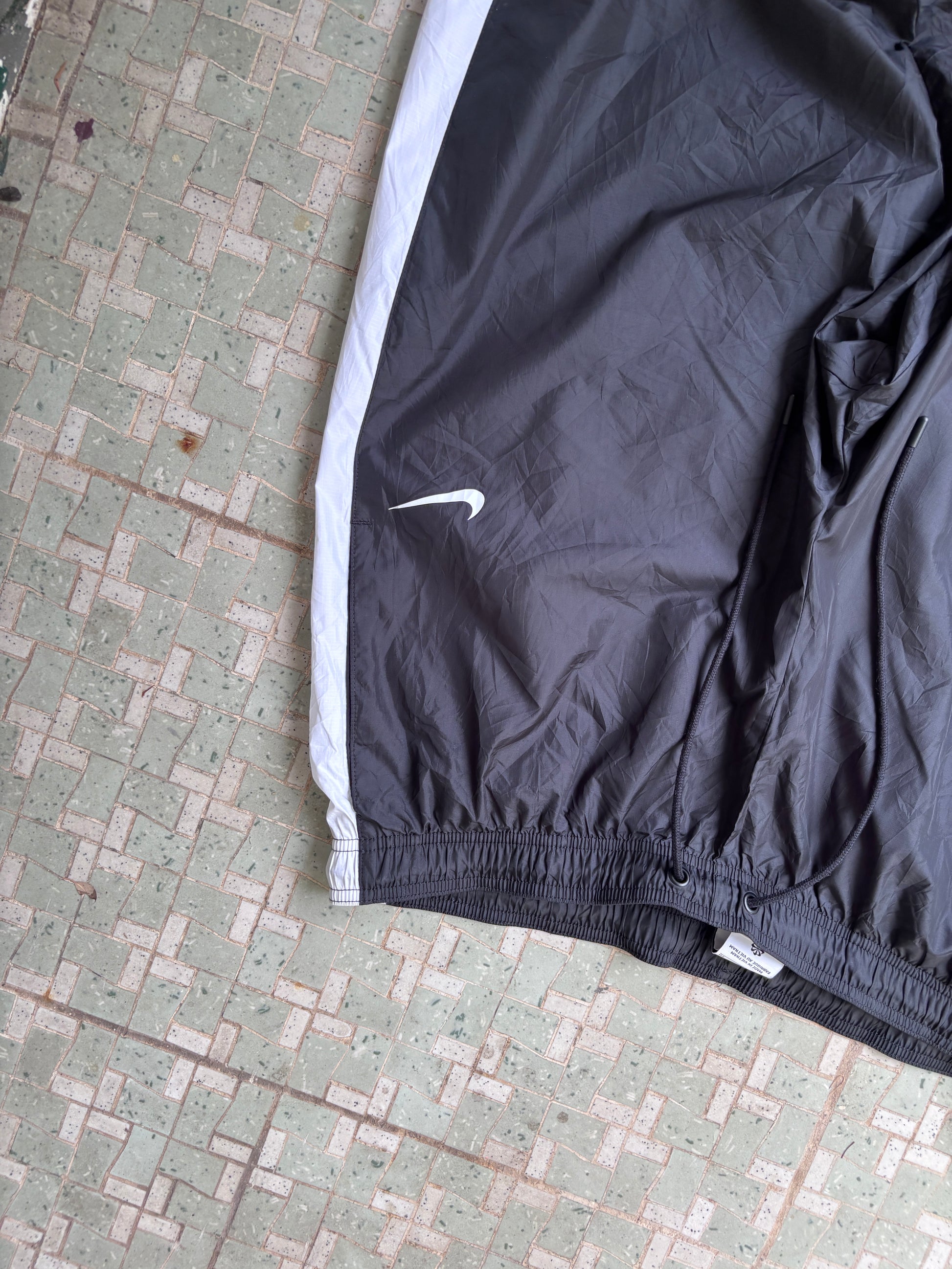Classic Nike Windbreaker Track Pants Size XL Black