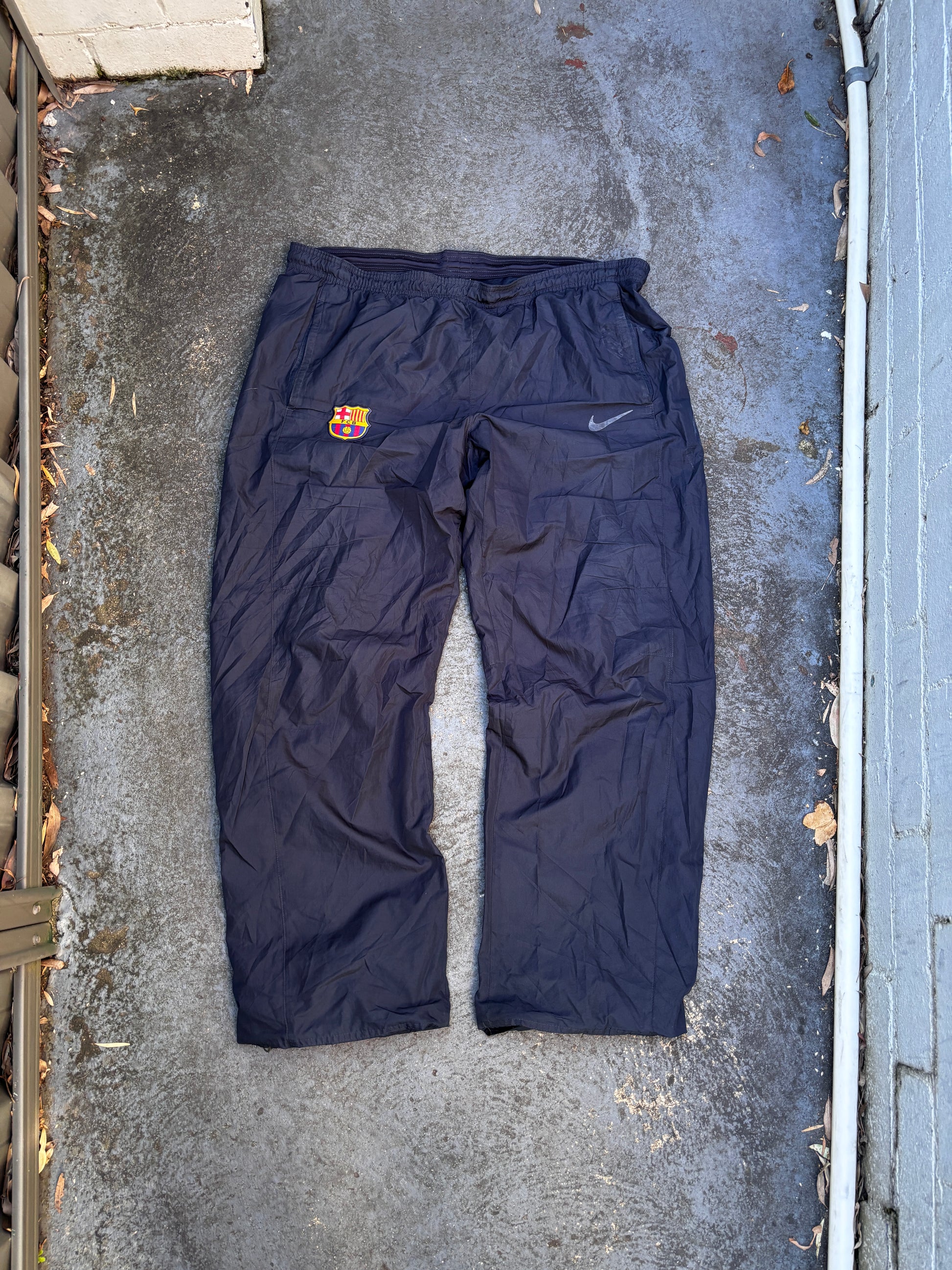 Nike FC Barcelona Track Pants Size XL Navy Football Badge Wide Leg Windbreakers