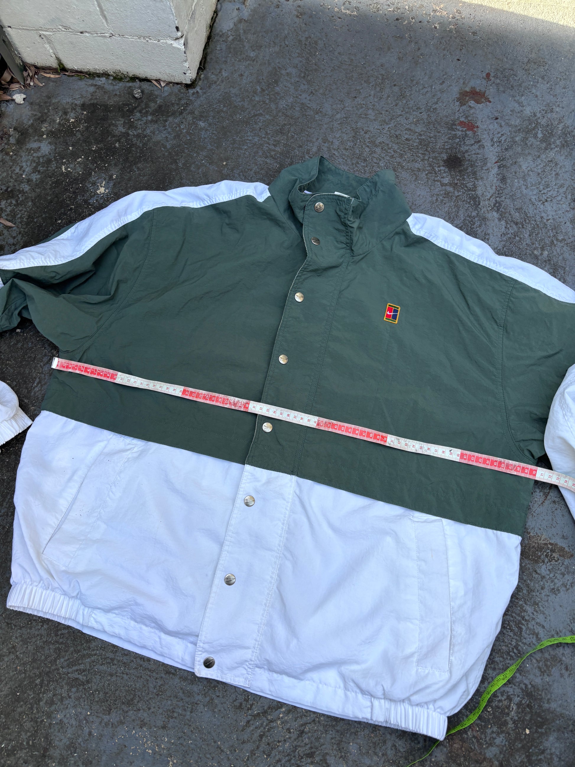 Vintage 90s Nike Court Jacket Men’s XL White Green Logo Swoosh Classic Windbreaker