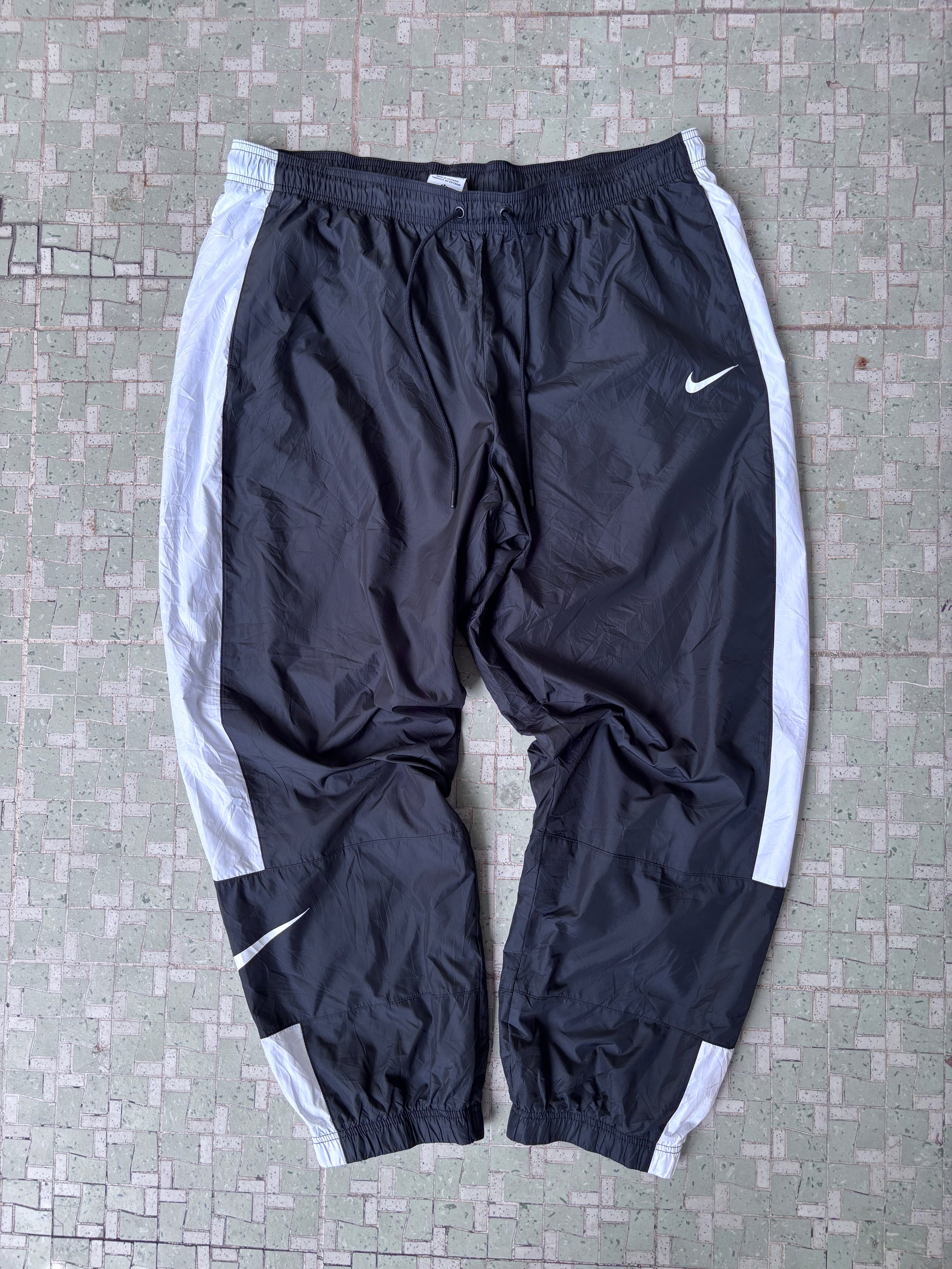 Classic Nike Windbreaker Track Pants Size XL Black