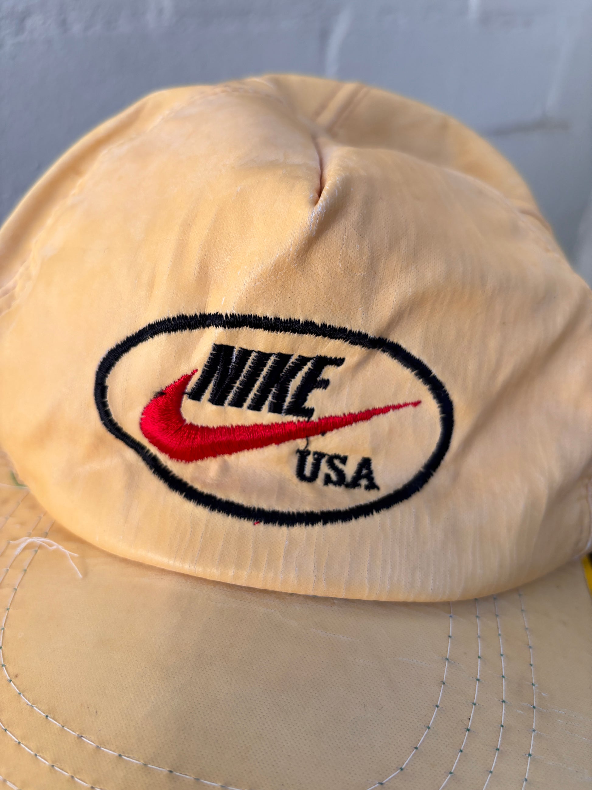 Vintage 90s Nike USA OSFM Yellow Flat Brim 5 Panel Cap