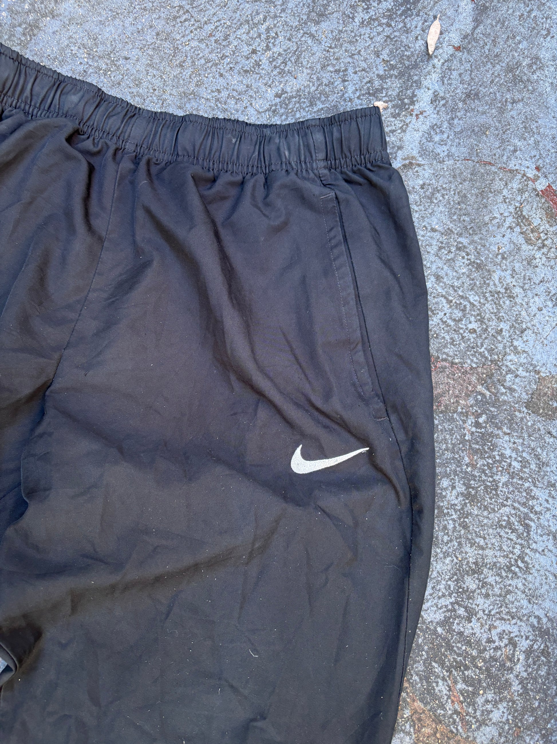 Nike Track Pants Size M Black Embroidered High School Track Classic Windbreakers