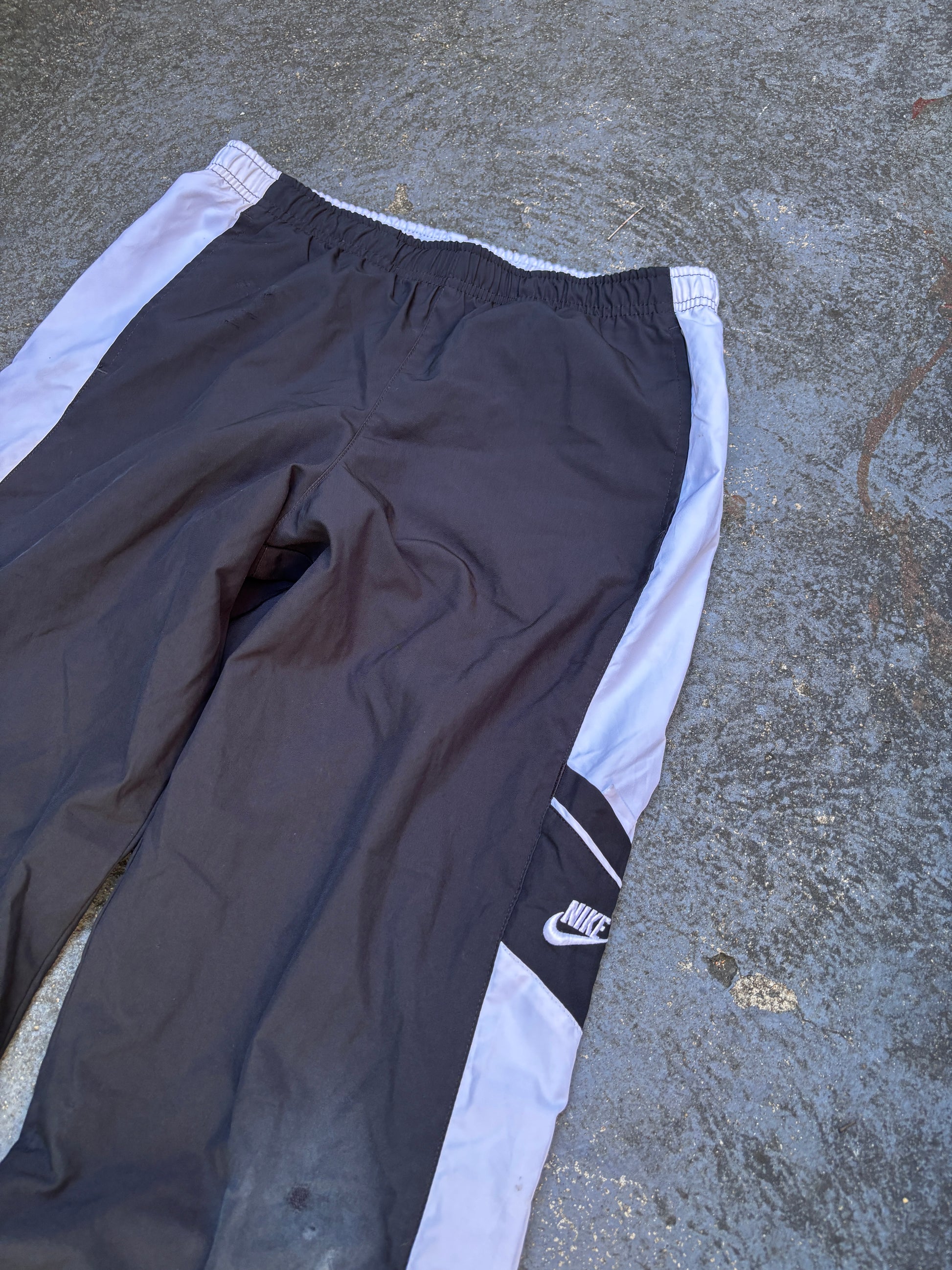 Nike 3/4 Track Pants Size S Black White Detail Classic Nylon Windbreakers