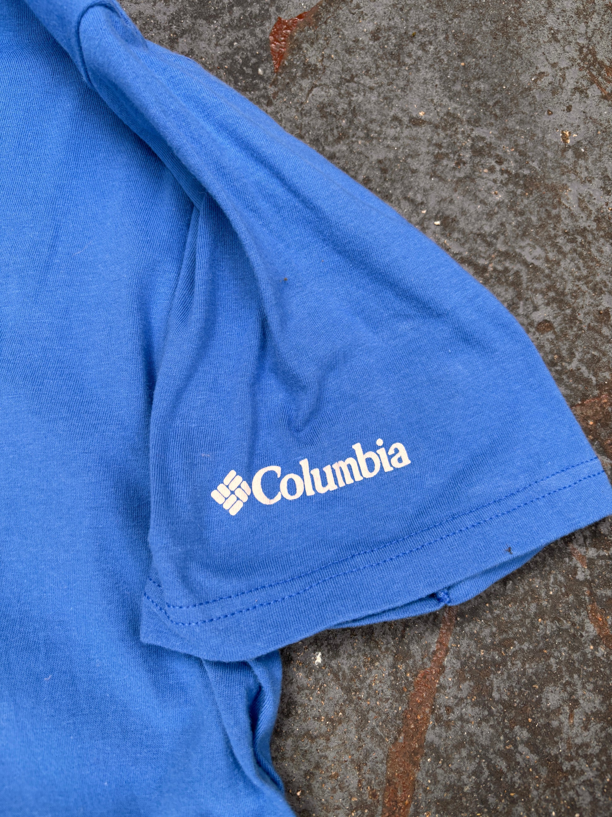 Columbia T-shirt Size M Blue Retro Mountain Logo Graphic Crew Neck Gorpcore