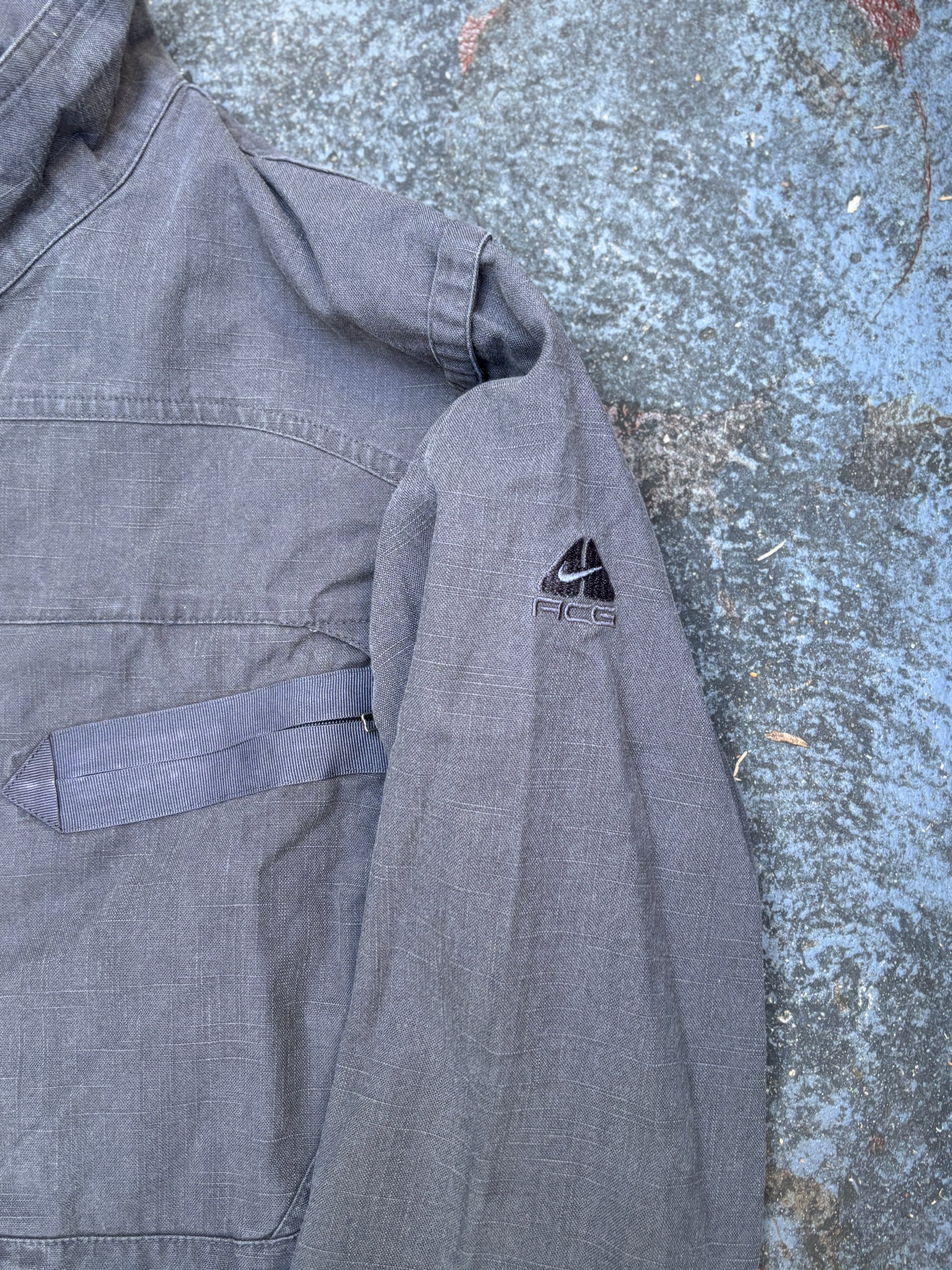 Vintage Y2K Nike ACG Jacket Size M Grey Spell Out Logo Pocket Zip Details