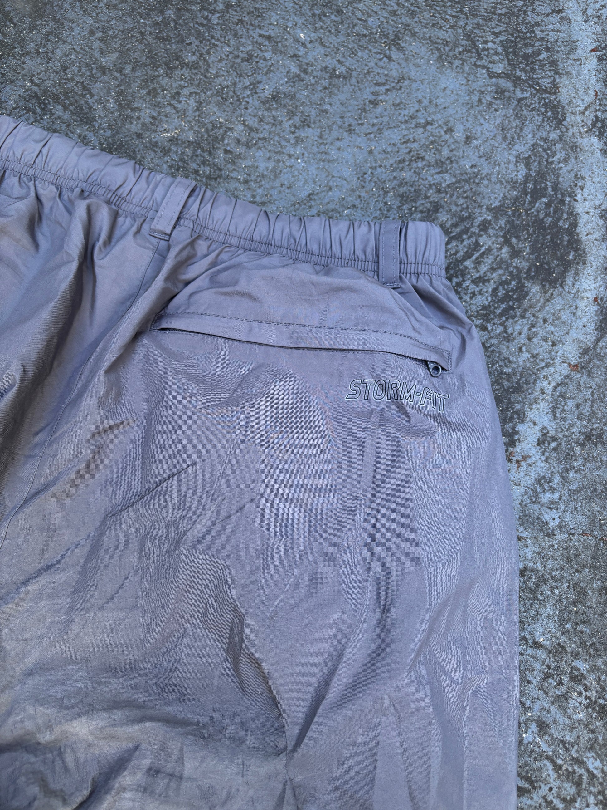Vintage Y2K Nike Golf Track Pants Size L Grey Storm Fit Wide Leg Windbreakers