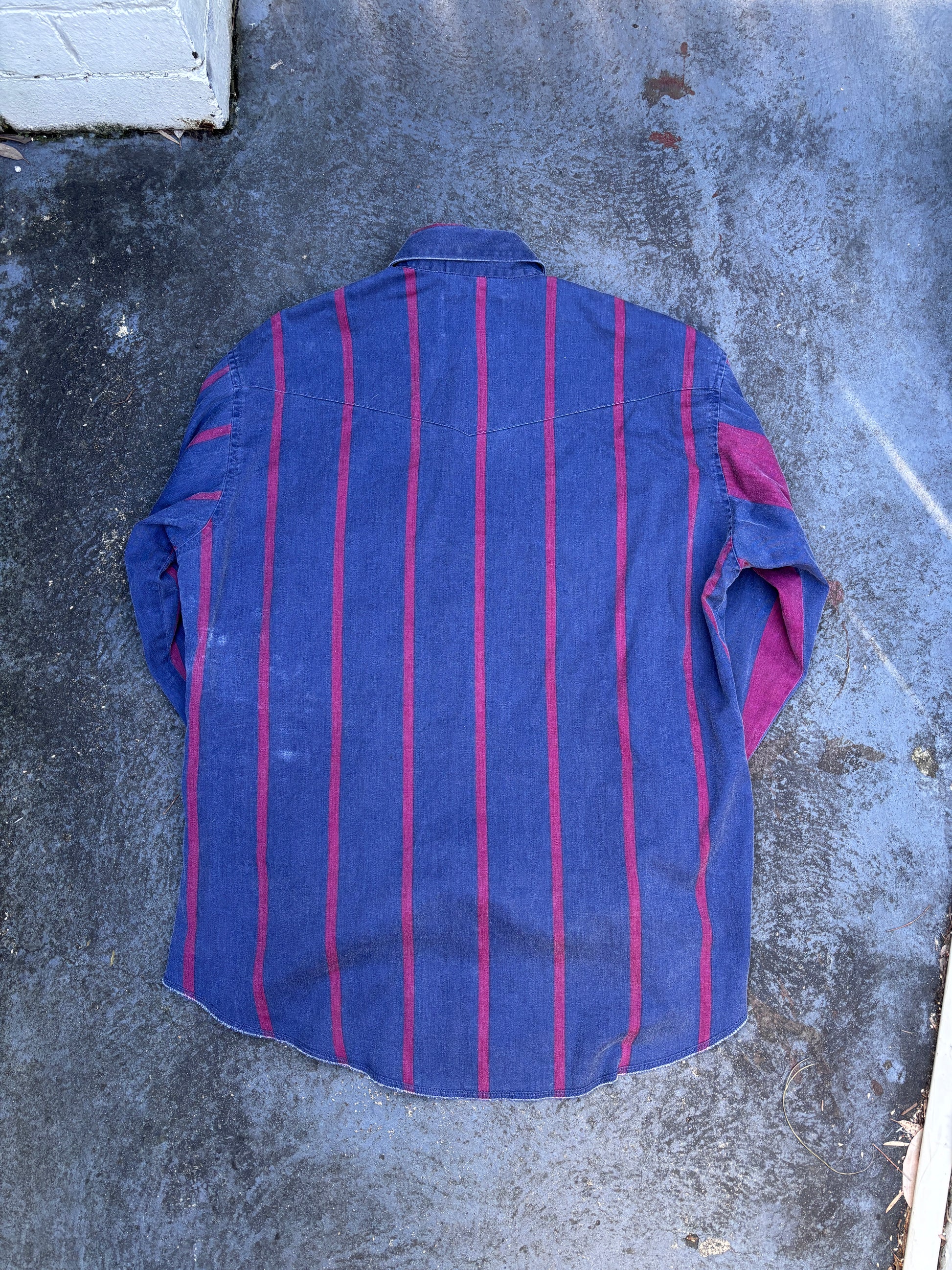 Vintage 90s Wrangler Single Needle Long Tail Shirt Size M Navy Red Down Stripe
