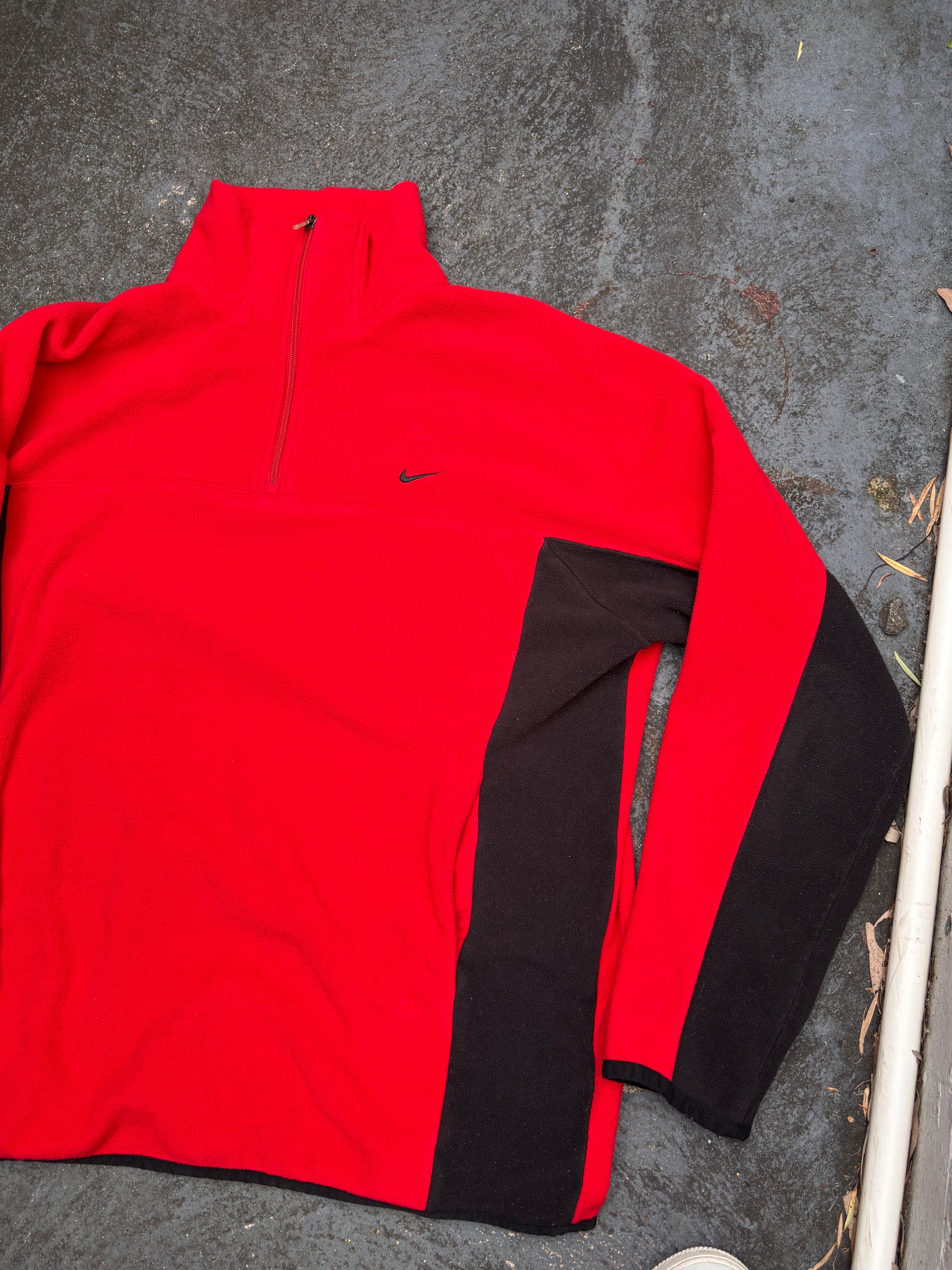 Vintage Y2K Nike Jumper Size XL Red Black Detail Spell Out 1/4 Zip Fleece