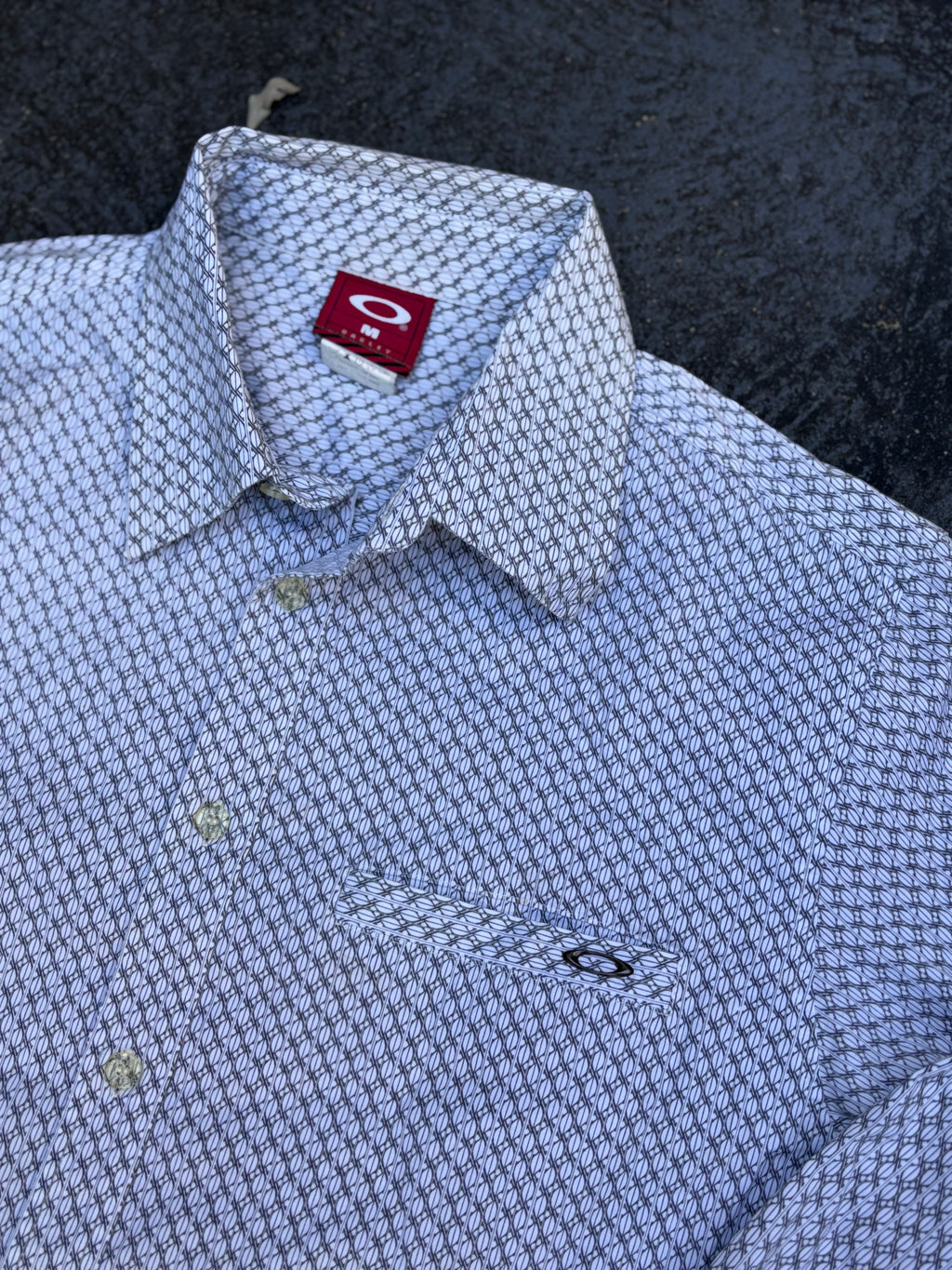 Vintage 90s Oakley Shirt Size M White Grey All Over Pattern Mental O Red Tag