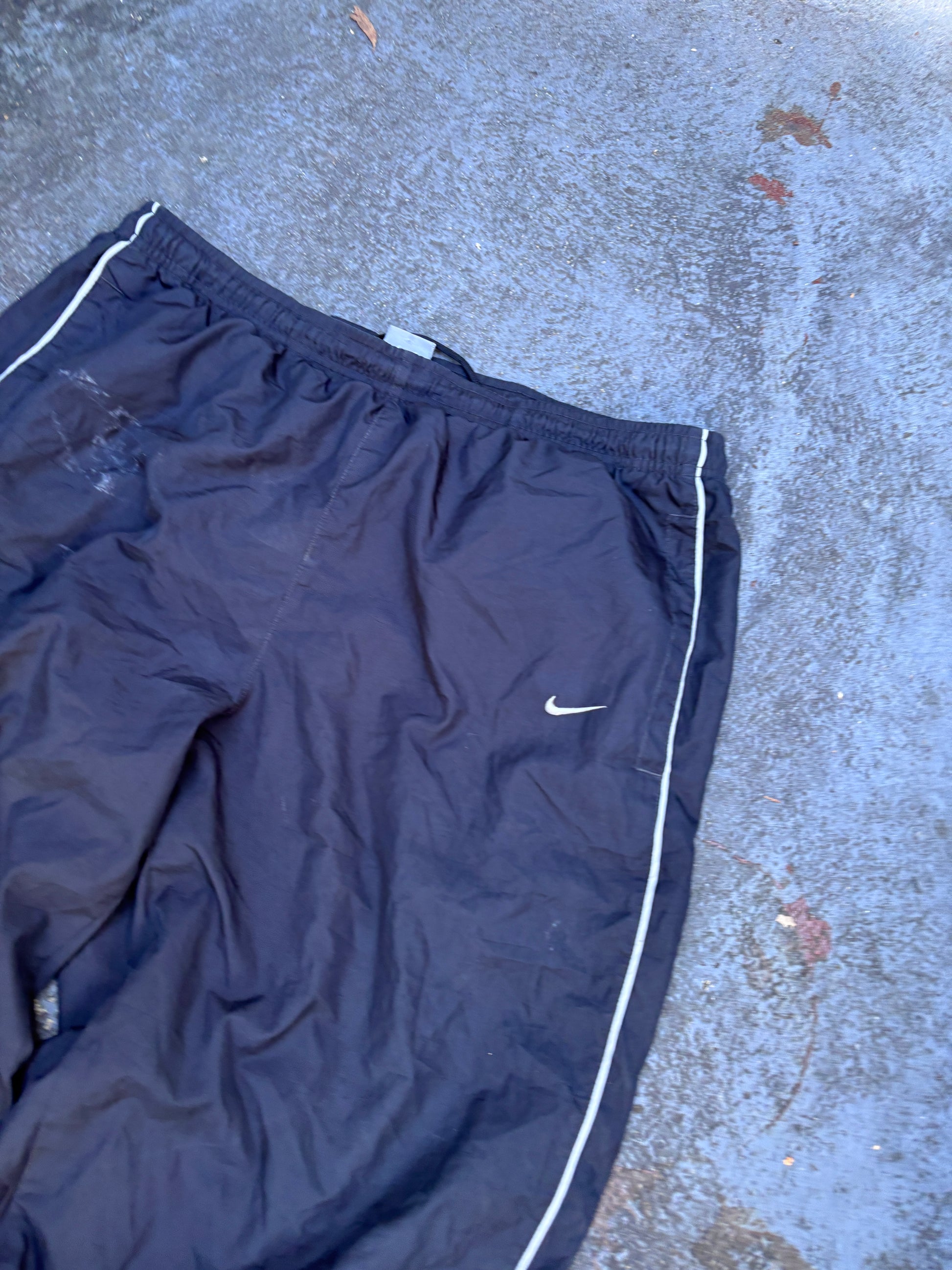 Vintage Y2K Nike Track Pants Size XL Black Grey Detail Swoosh Classic Nylon Windbreakers